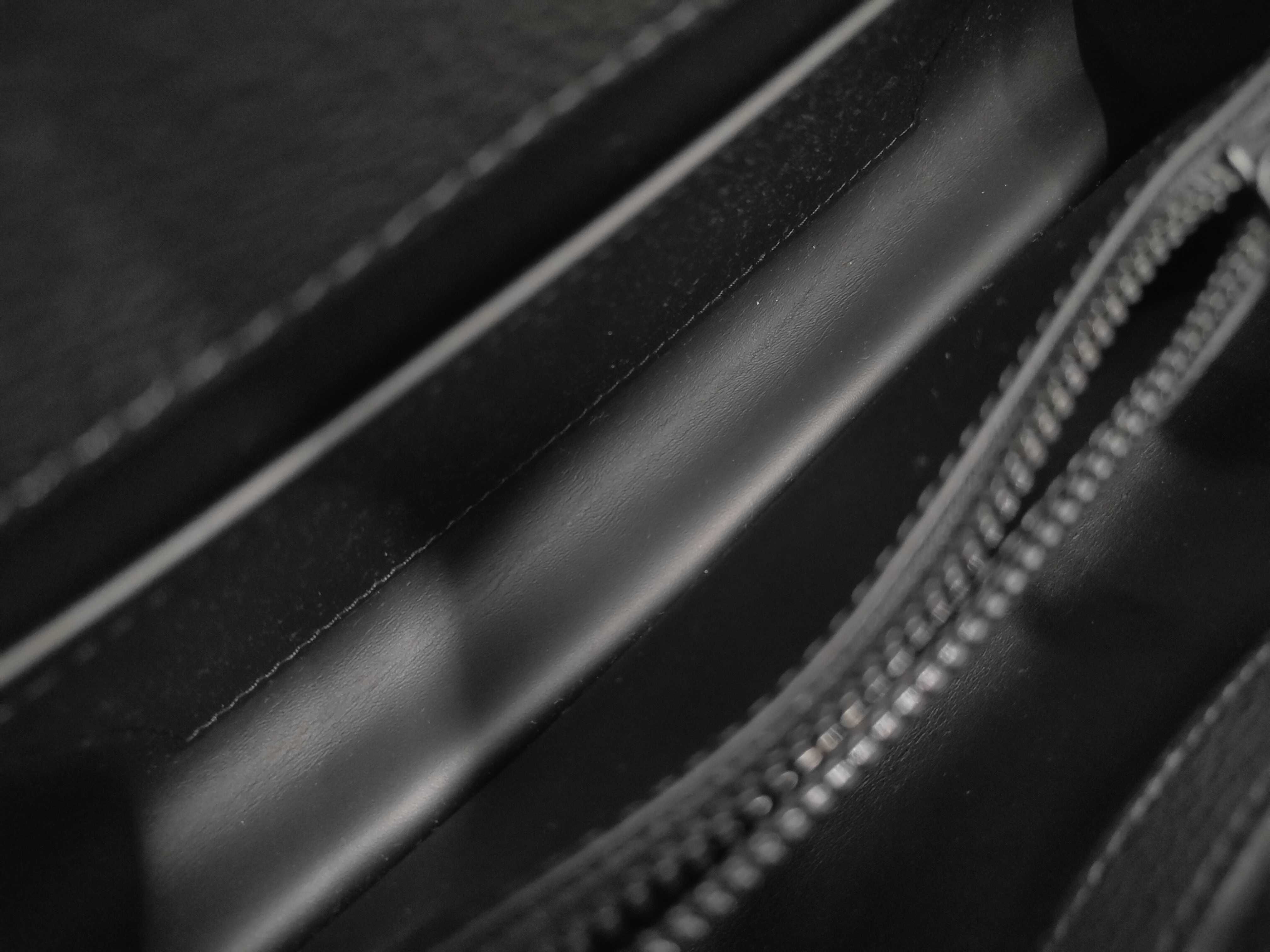 Capucines EW MM M23955 Handbag — view 8