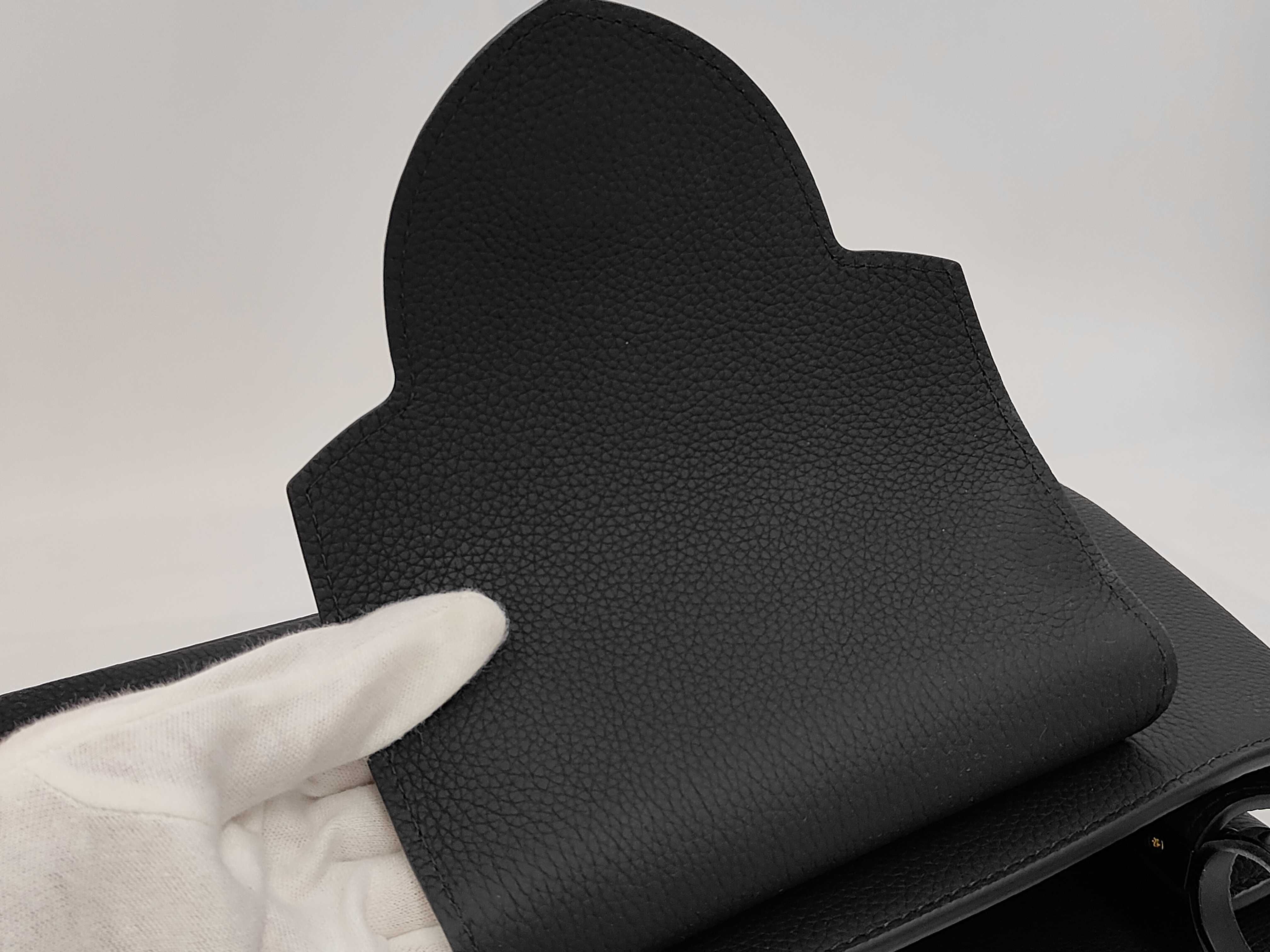 Capucines EW MM M23955 Handbag — view 10