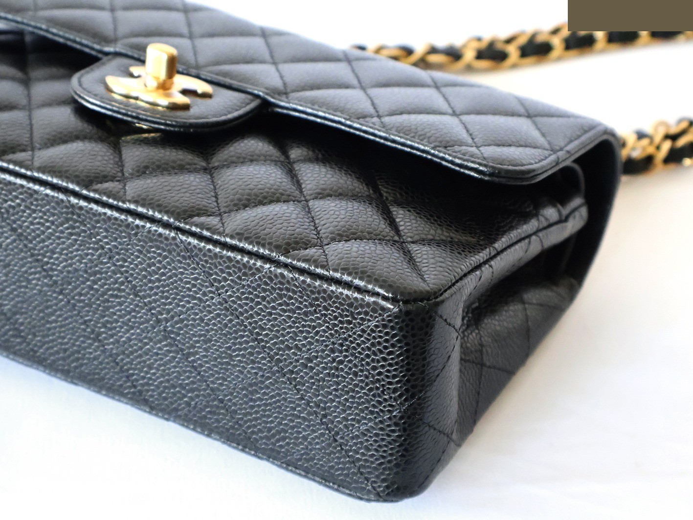 Caviar leather Matelassé 23 Double flap Double chain shoulder bag, black — view 4