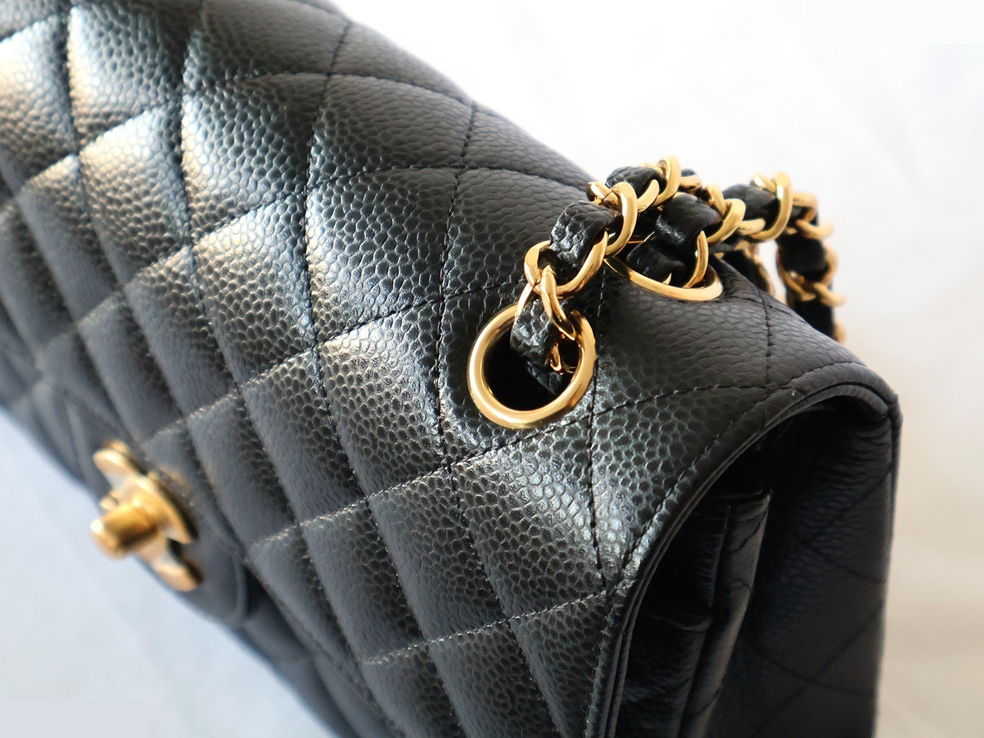 Caviar leather Matelassé 23 Double flap Double chain shoulder bag, black — view 8
