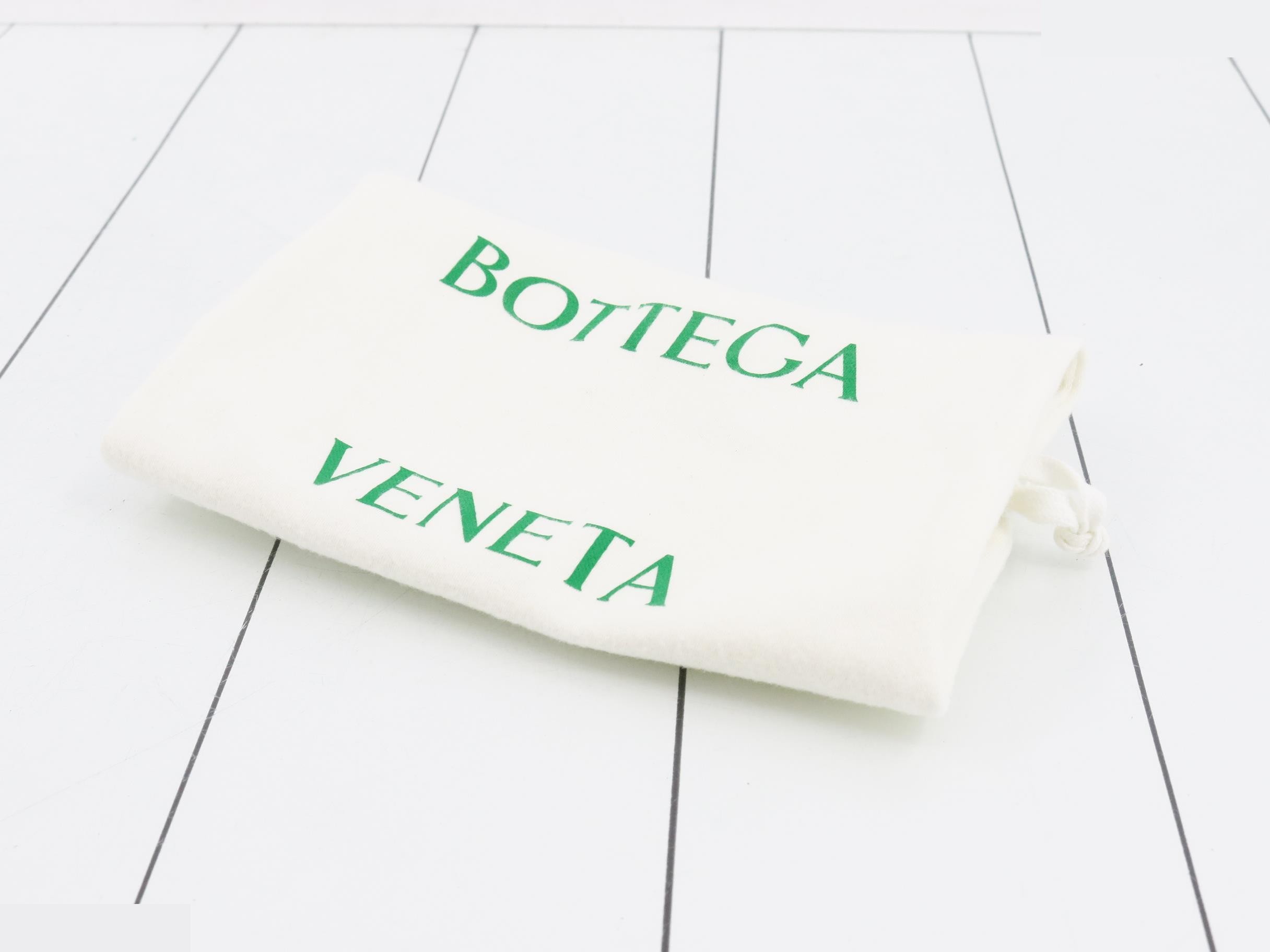 pouch — view 7