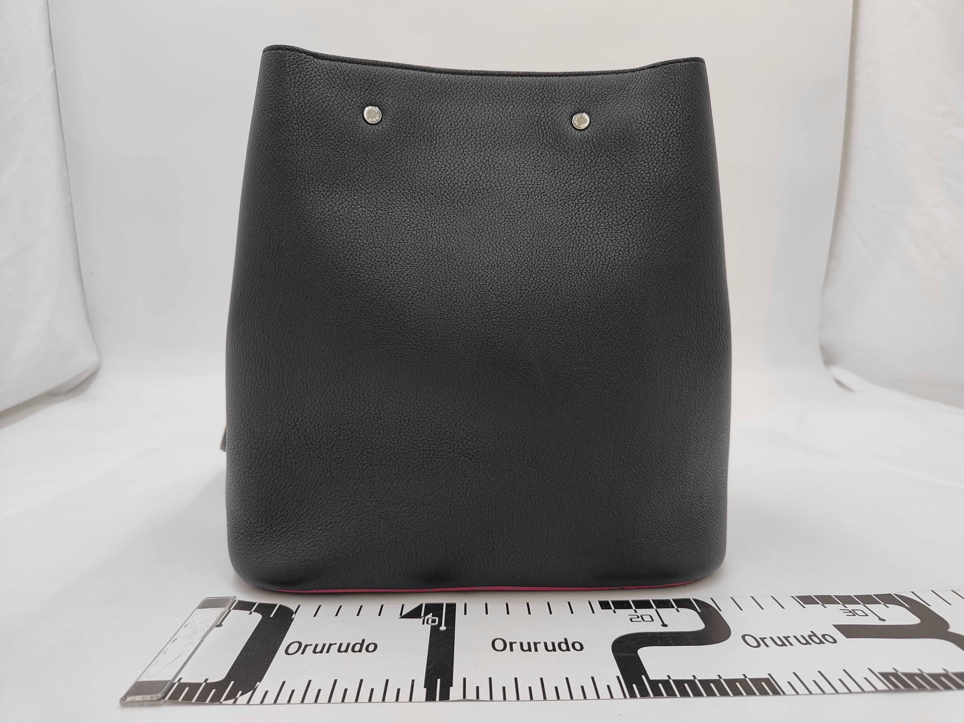 LV Logo Lockme Bucket M54677 IC Black Pink Charm Shoulder Bag — view 2