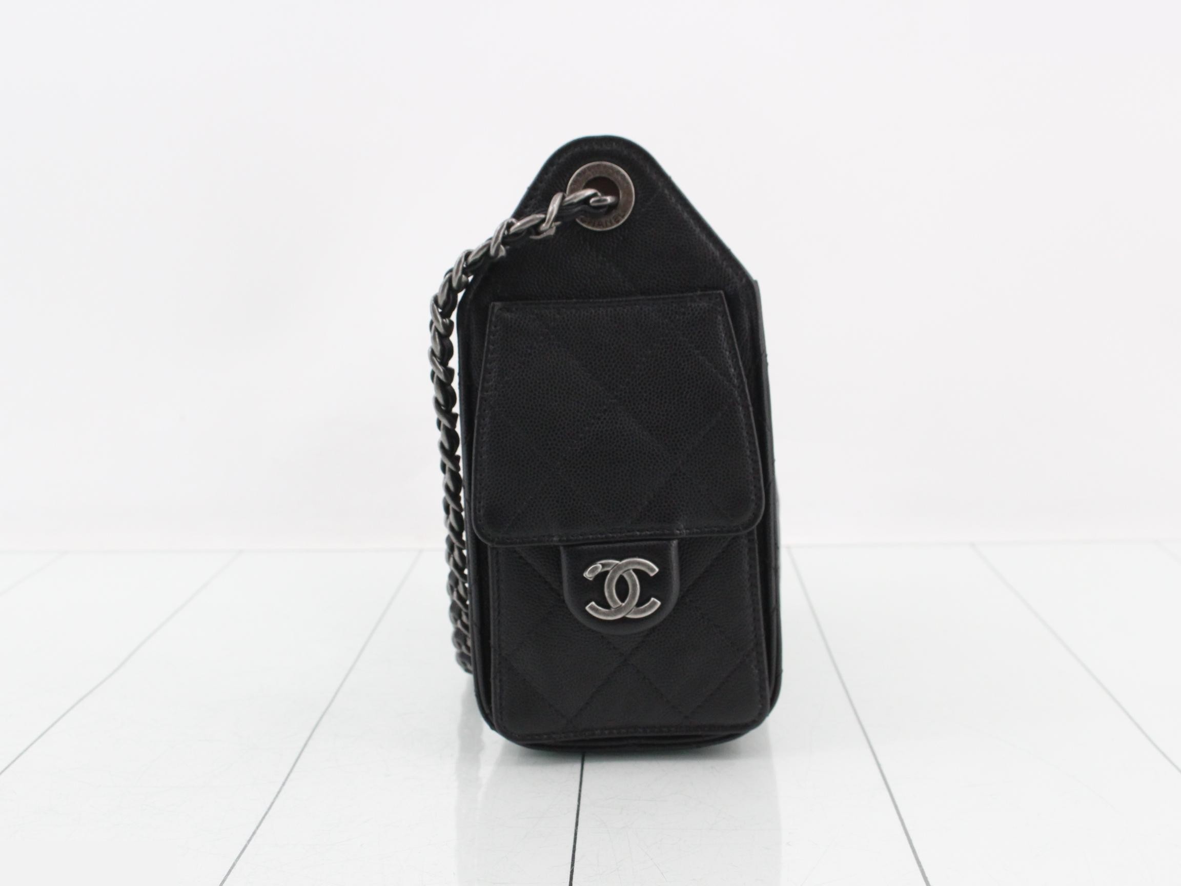 Caviar leather chain shoulder bag, black, plate — view 3