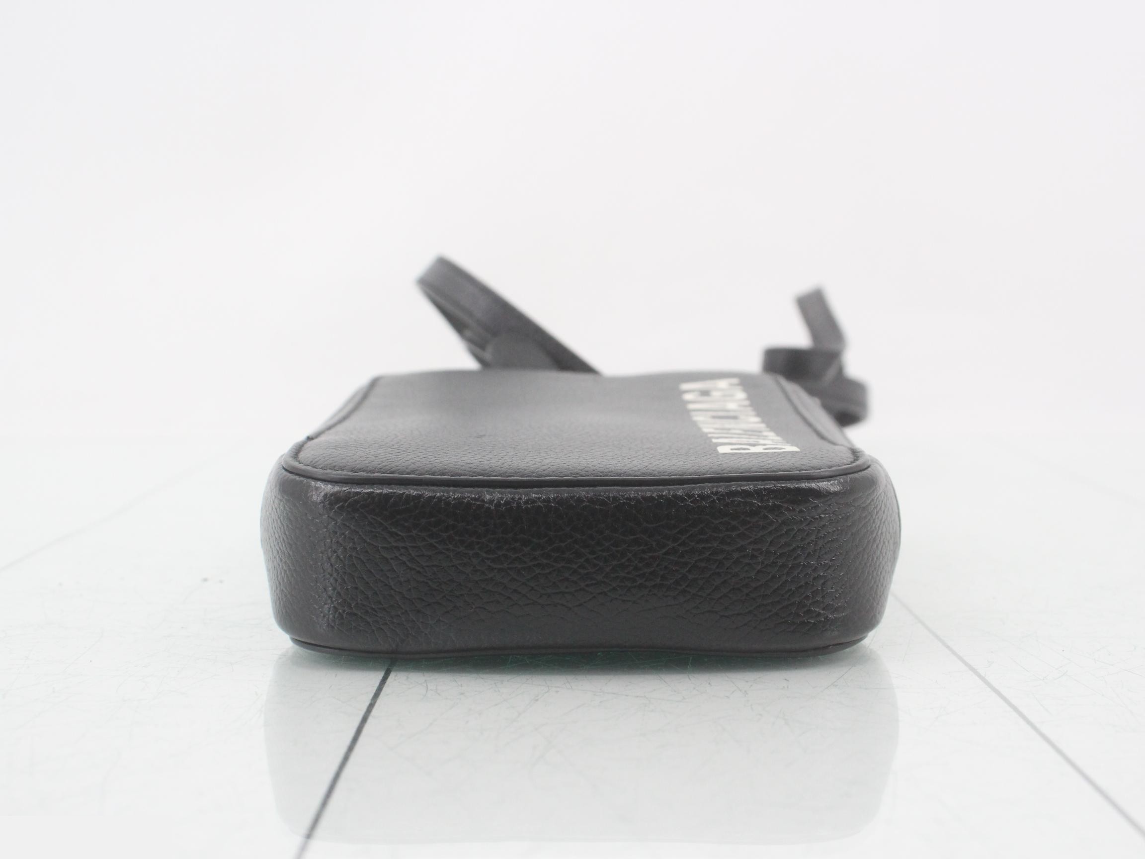 Everyday Leather Phone Pouch 618189 Black — view 3