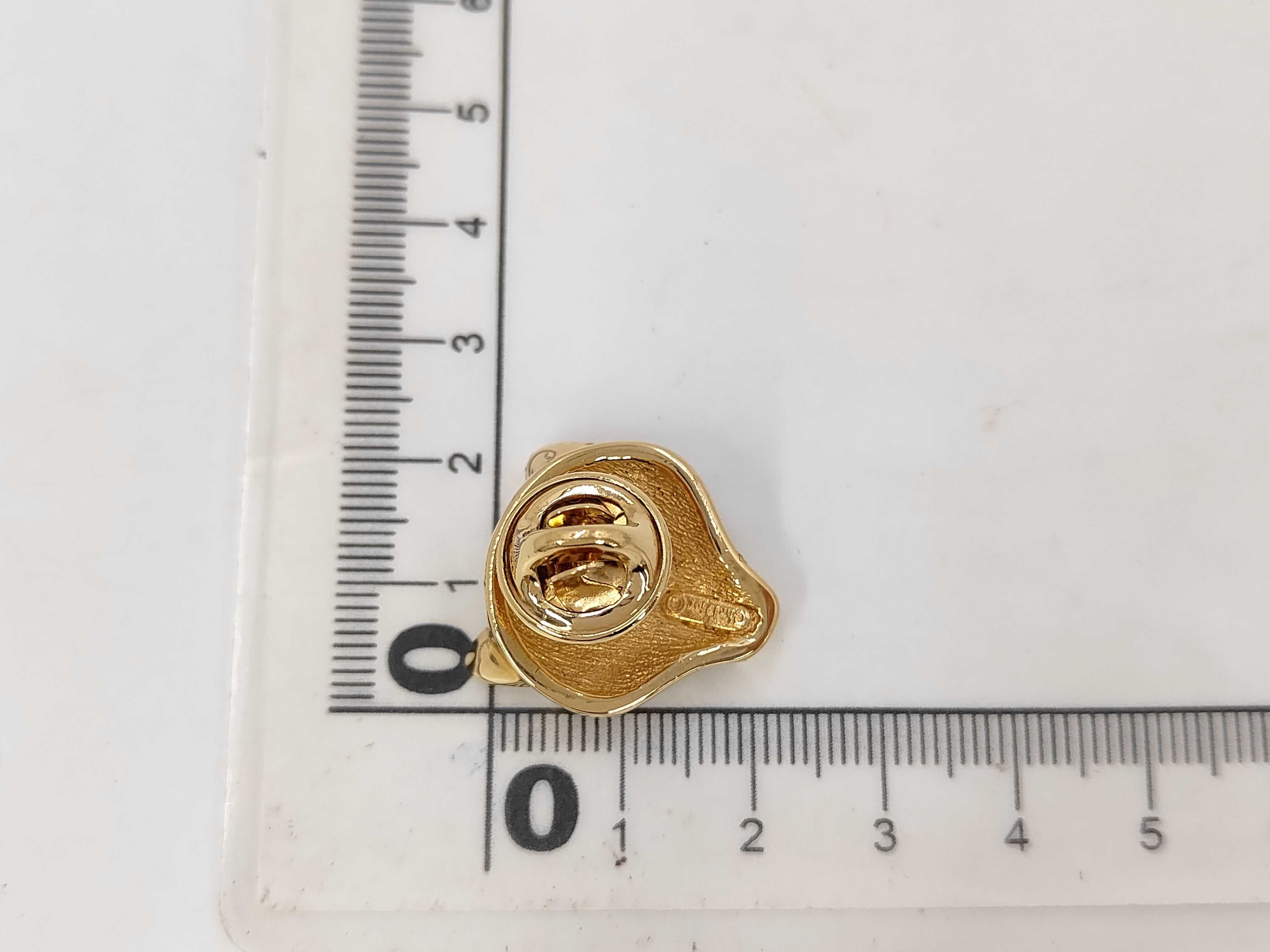 brooch — view 7