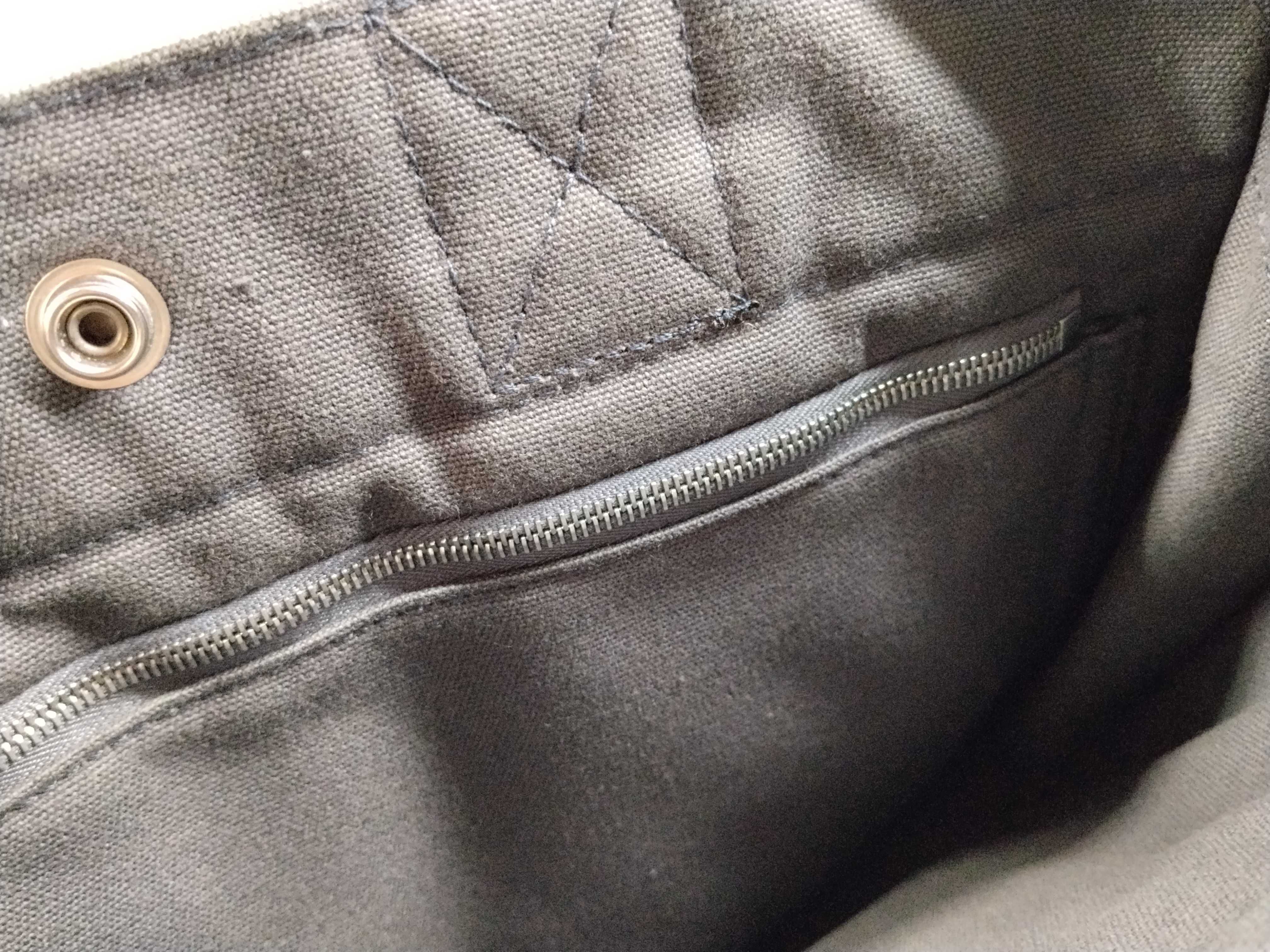Fourre-Tout PM Tote Bag — view 11