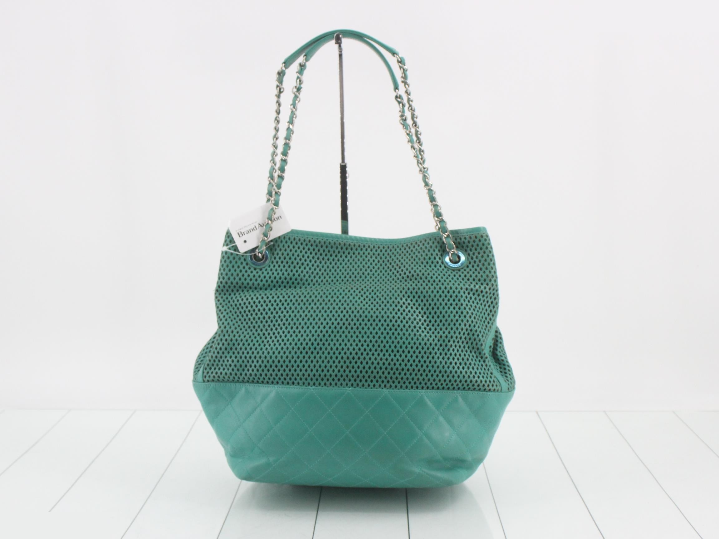 Matelassé (bag) - Shoulder bag — view 2