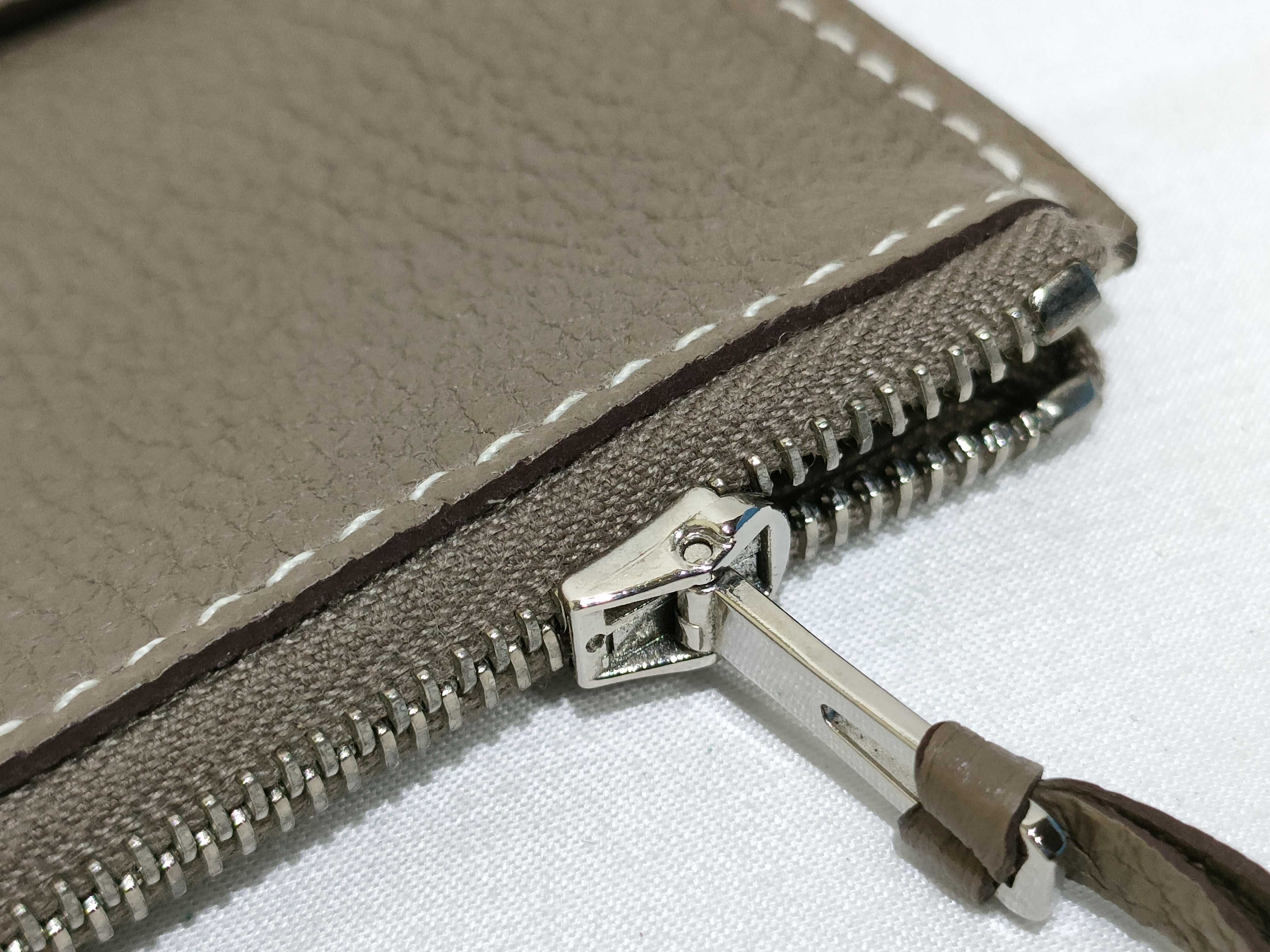 Dogon GM Etoupe Silver Hardware Y Stamp Wallet — view 13