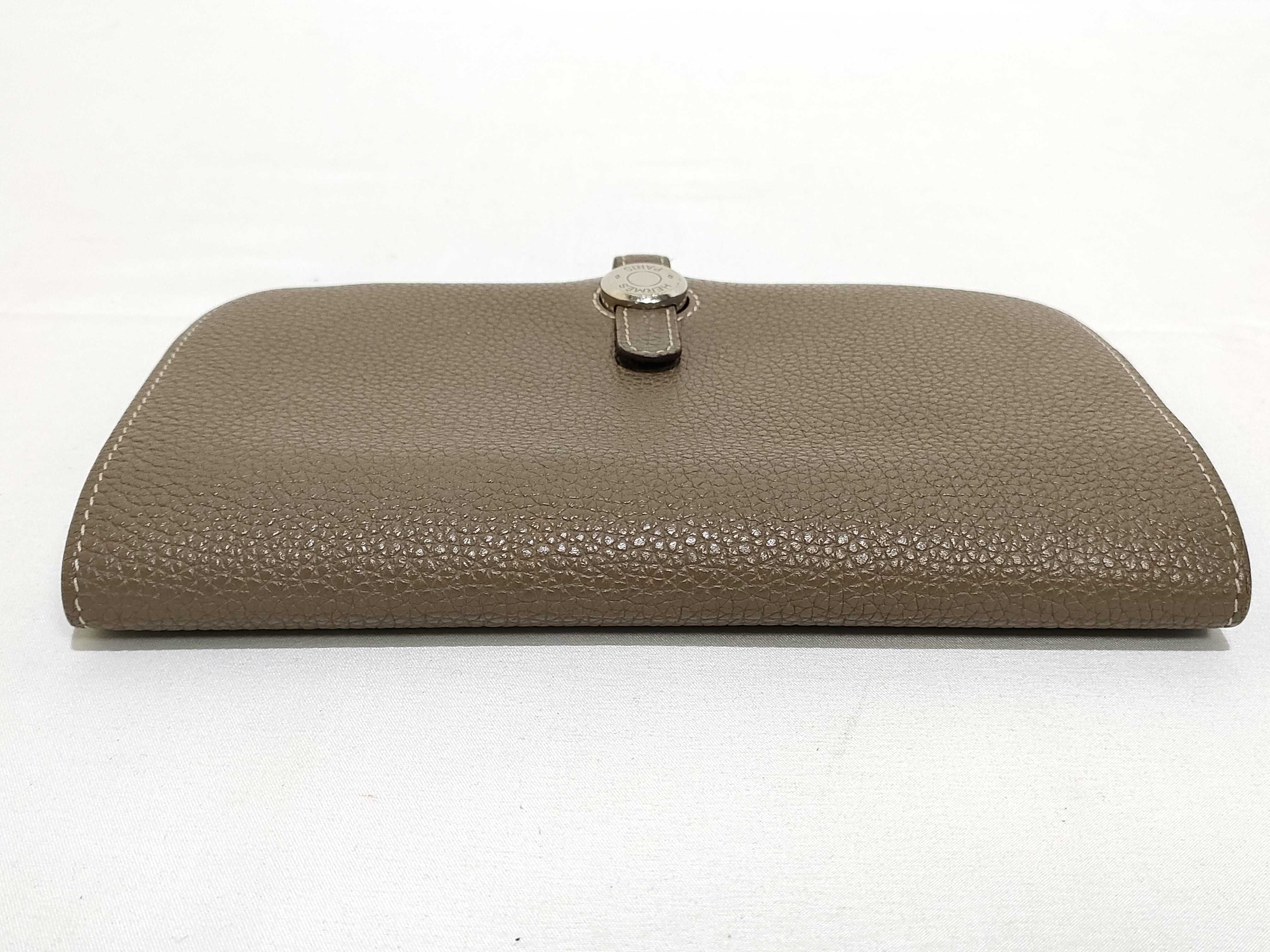 Dogon GM Etoupe Silver Hardware Y Stamp Wallet — view 3