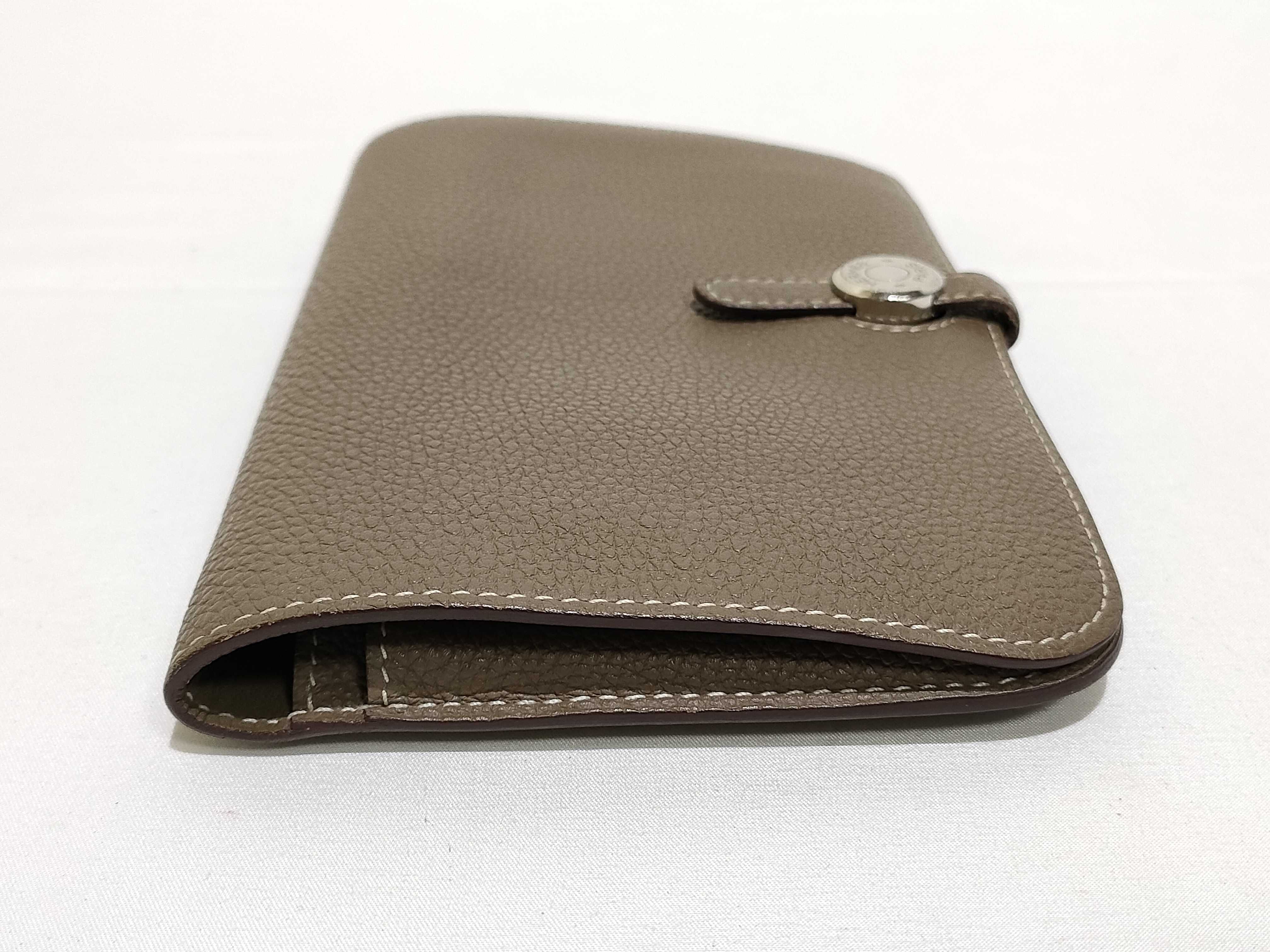 Dogon GM Etoupe Silver Hardware Y Stamp Wallet — view 5