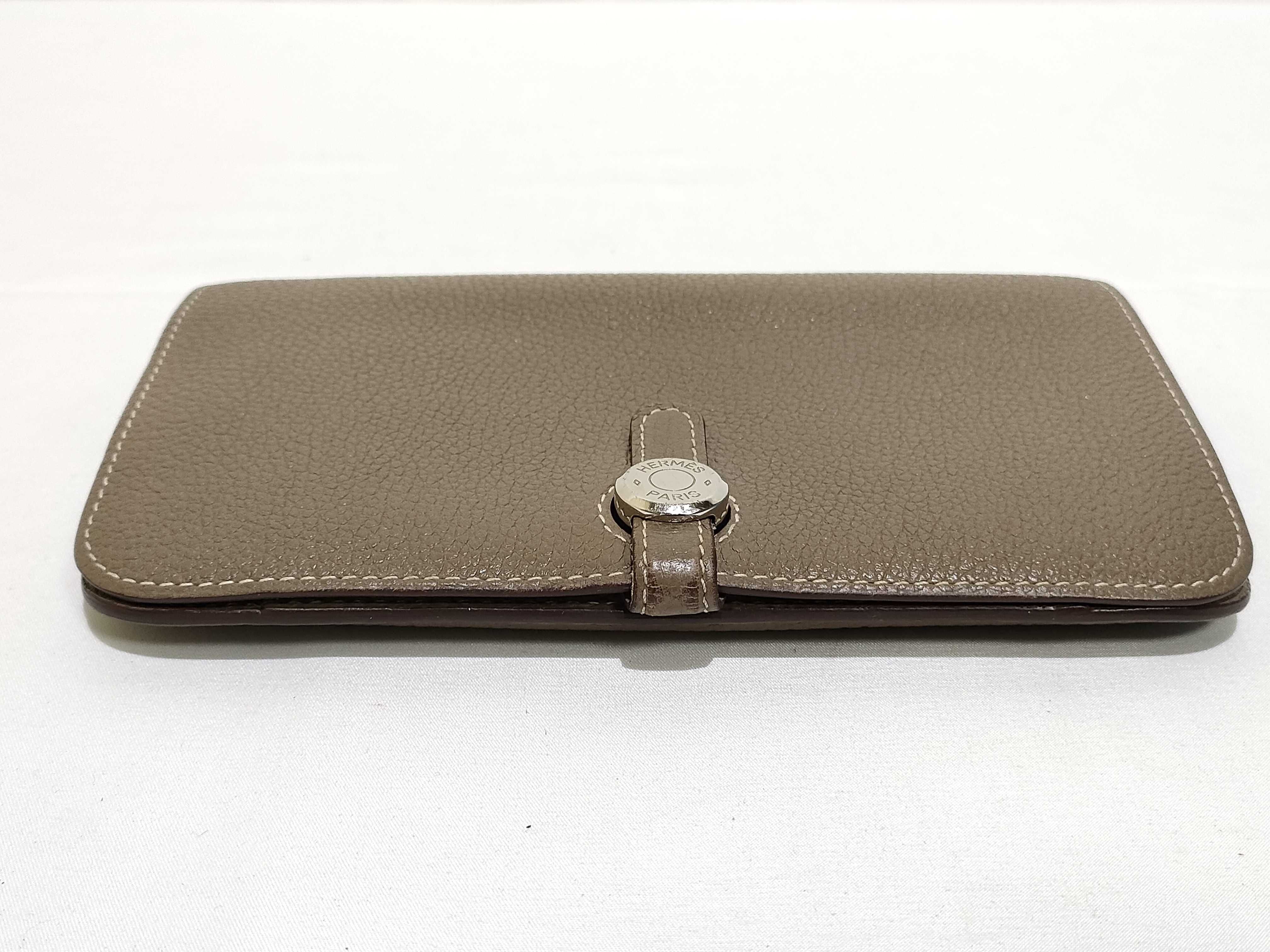Dogon GM Etoupe Silver Hardware Y Stamp Wallet — view 6