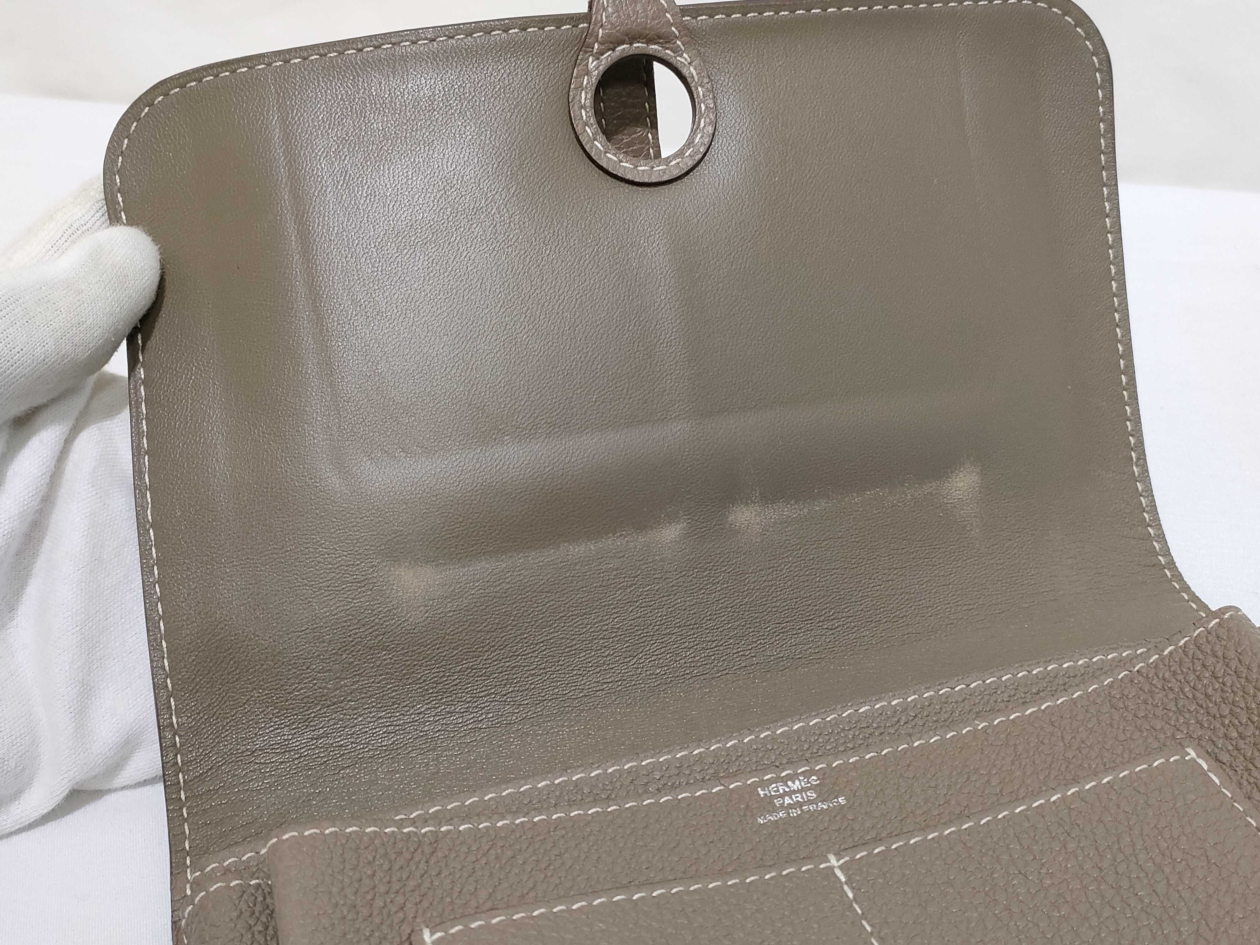 Dogon GM Etoupe Silver Hardware Y Stamp Wallet — view 10