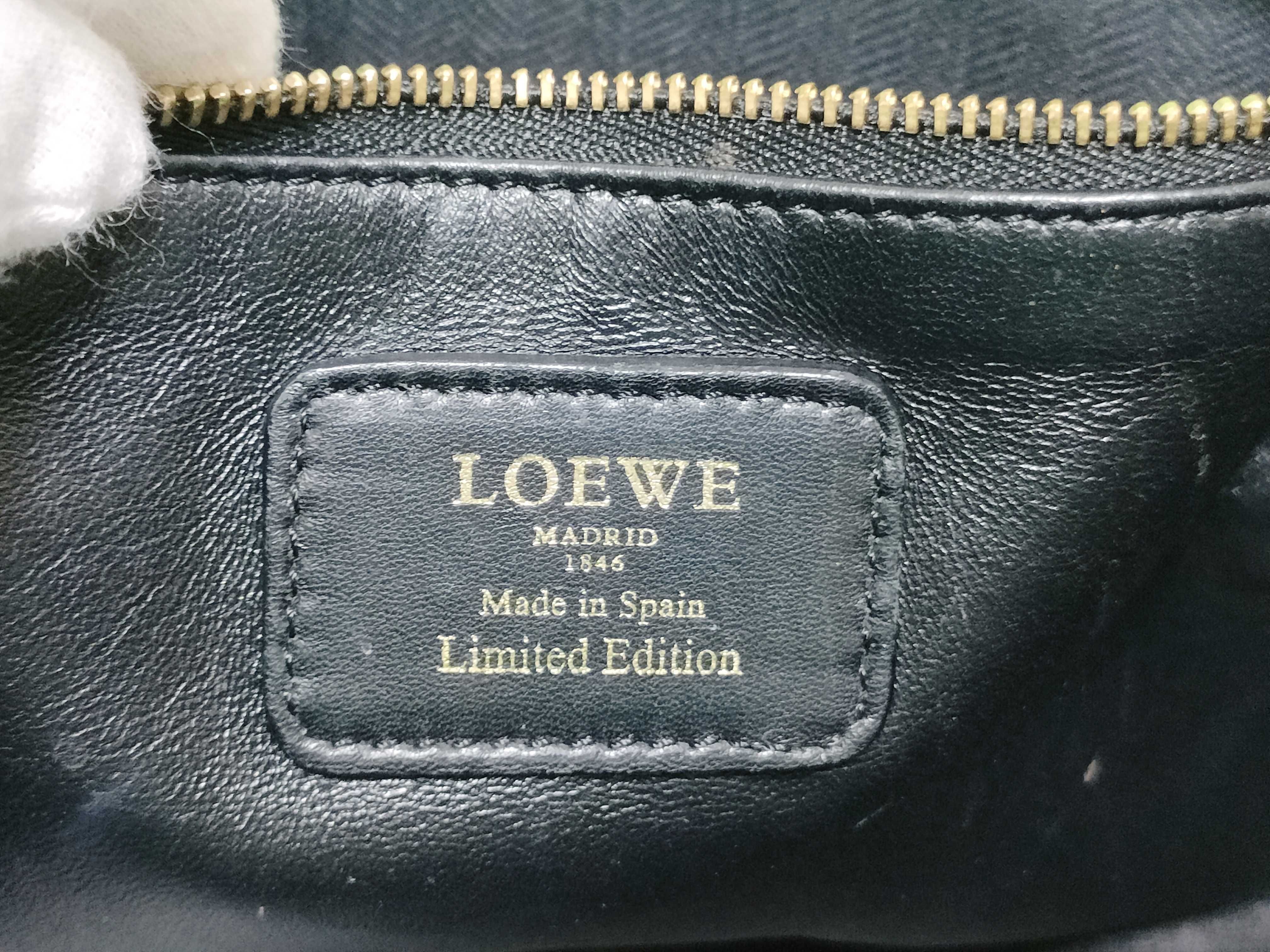 Anagram Amazona 36 Leather Handbag with Padlock and Key — view 12