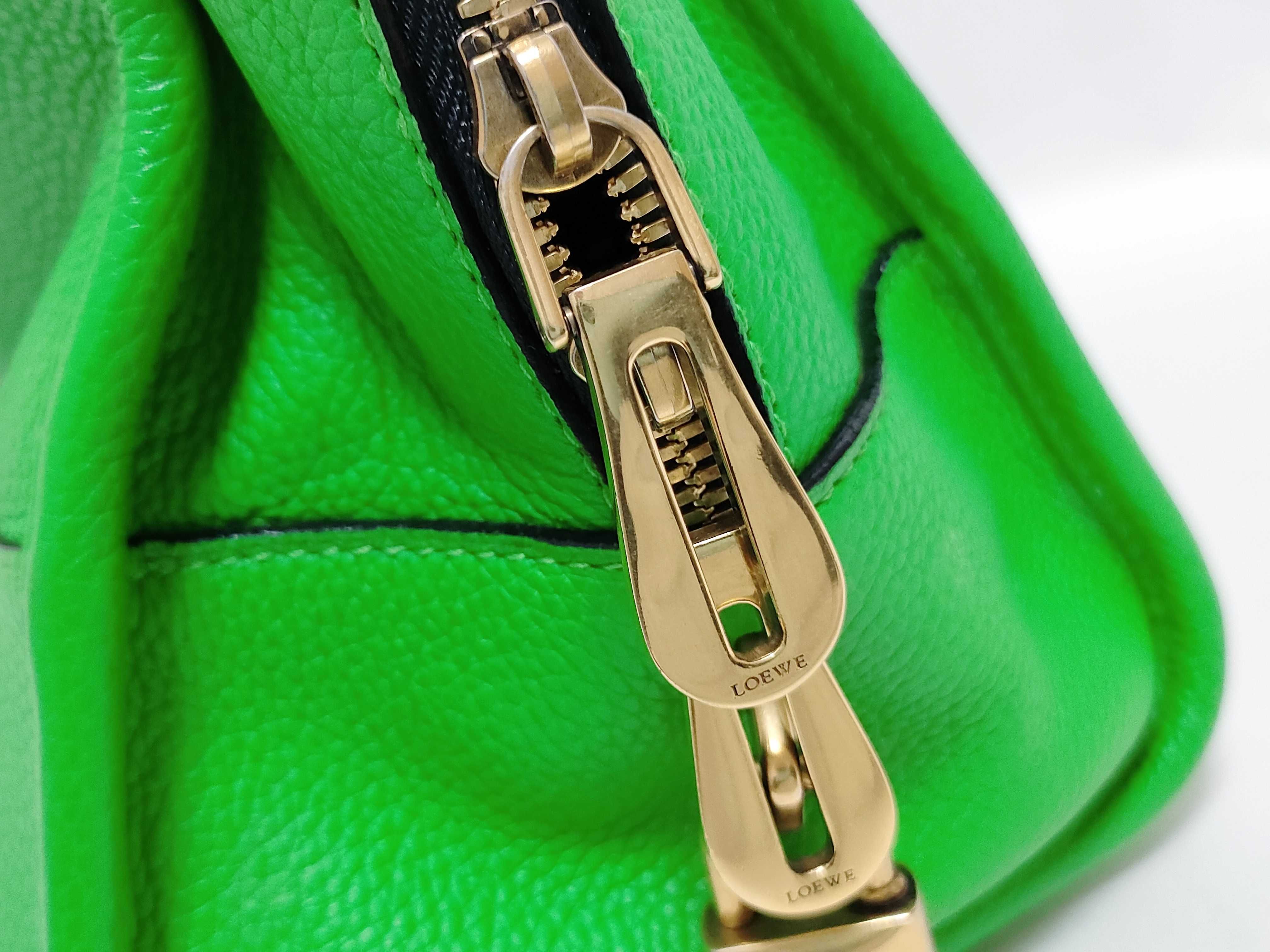 Anagram Amazona 36 Leather Handbag with Padlock and Key — view 14