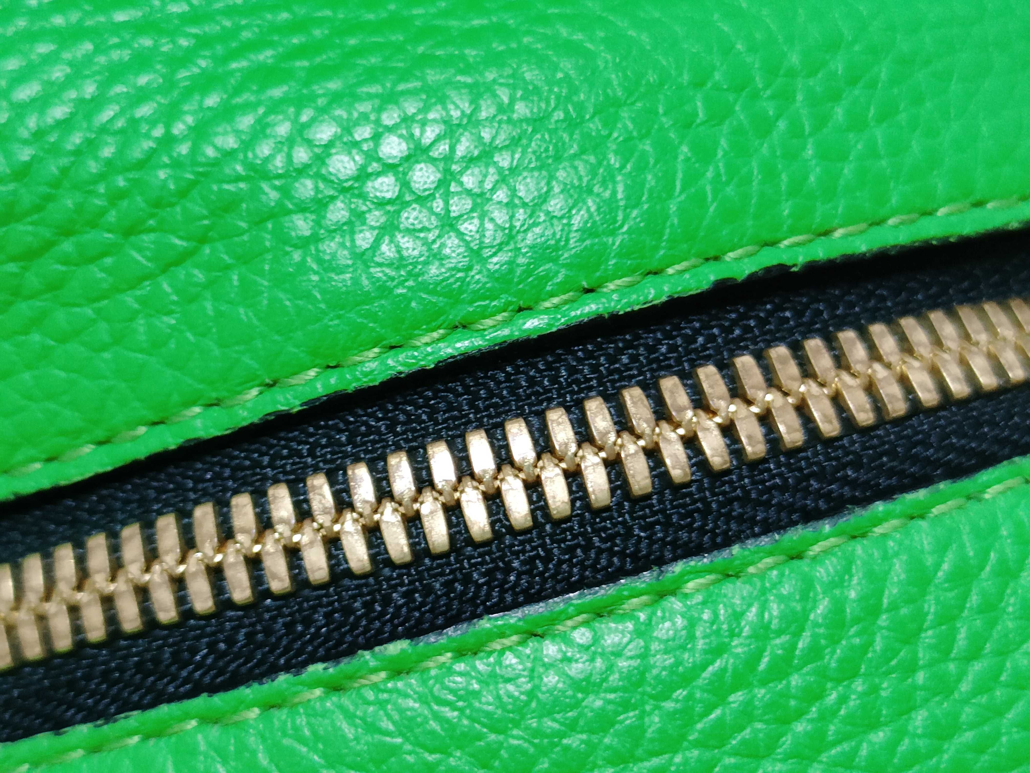 Anagram Amazona 36 Leather Handbag with Padlock and Key — view 6