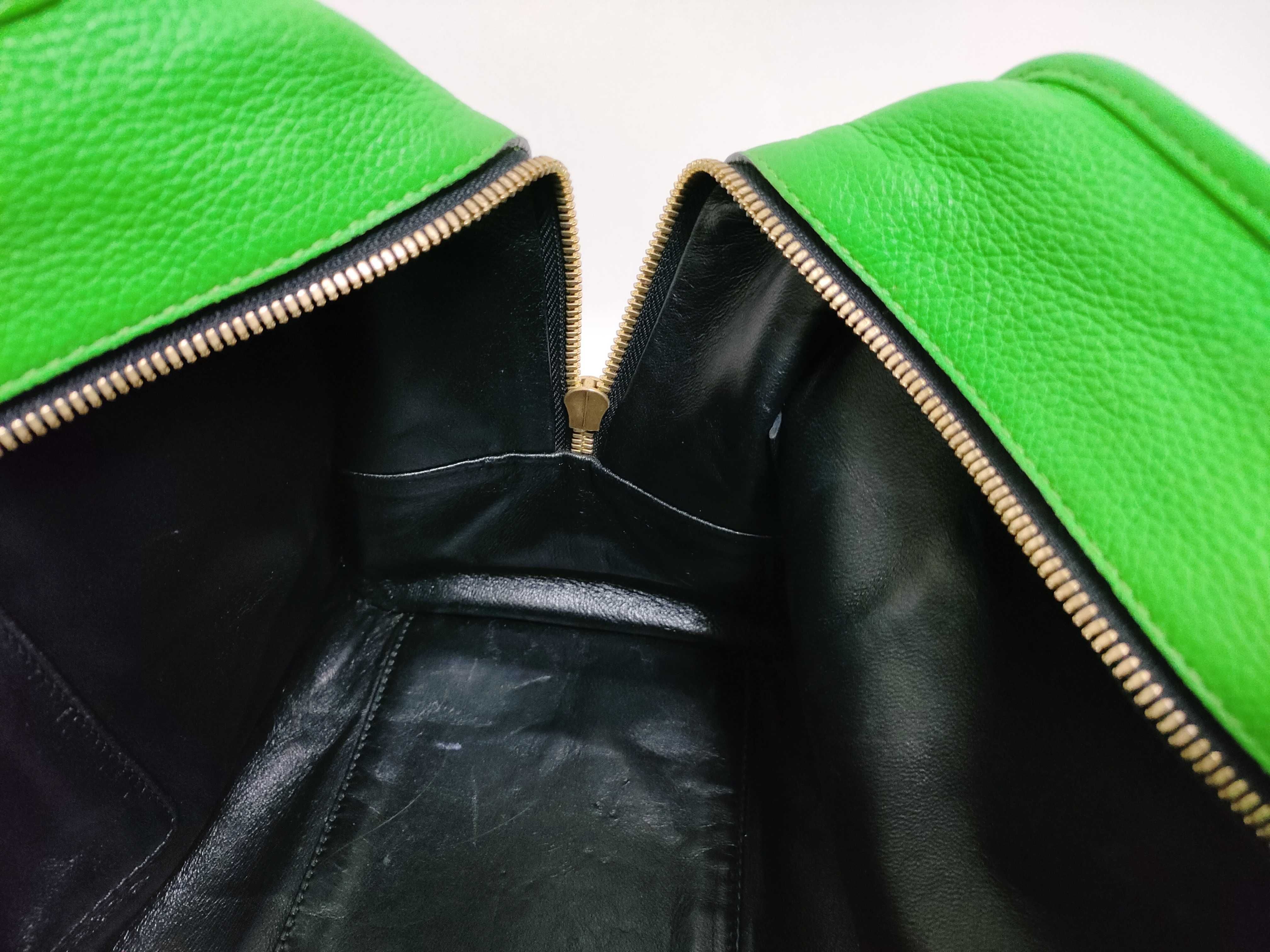 Anagram Amazona 36 Leather Handbag with Padlock and Key — view 9
