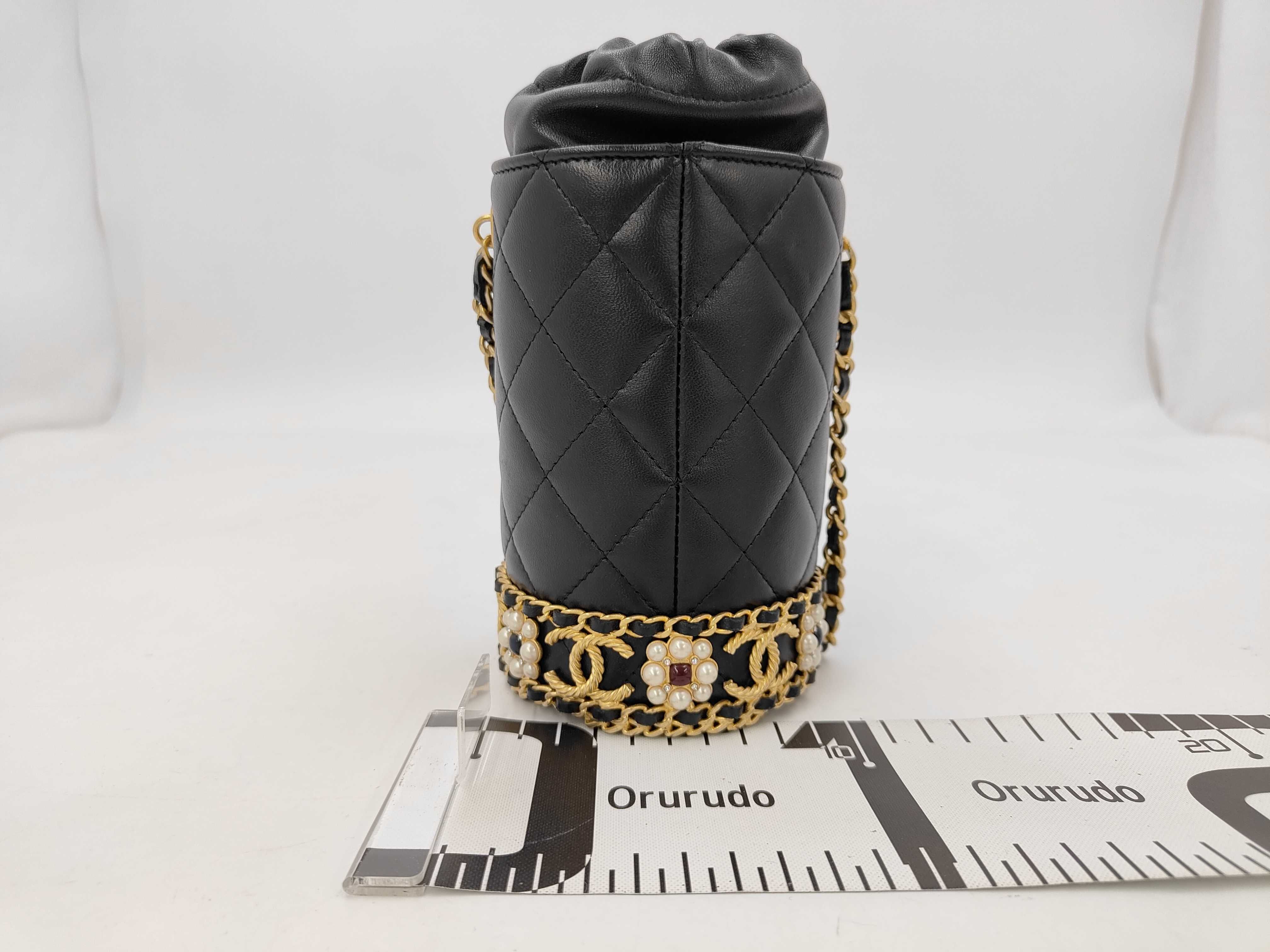 Metiers d'Art Drawstring Black Quilted Lambskin Small Pearl No. 31 Shoulder Bag — view 2