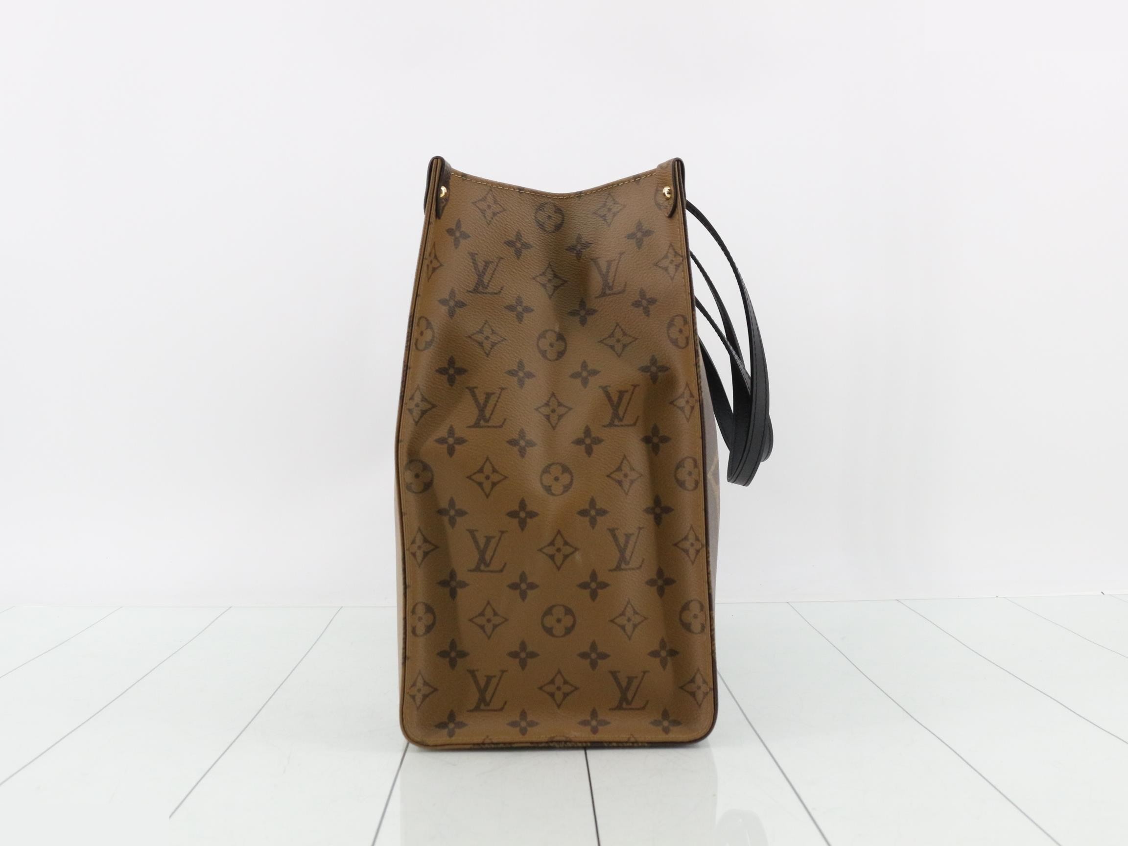 Monogram Giant Reverse OnTheGo GM 2-Way Tote Bag — view 4