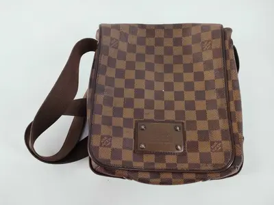 Damier Brooklyn PM Shoulder Bag N51210