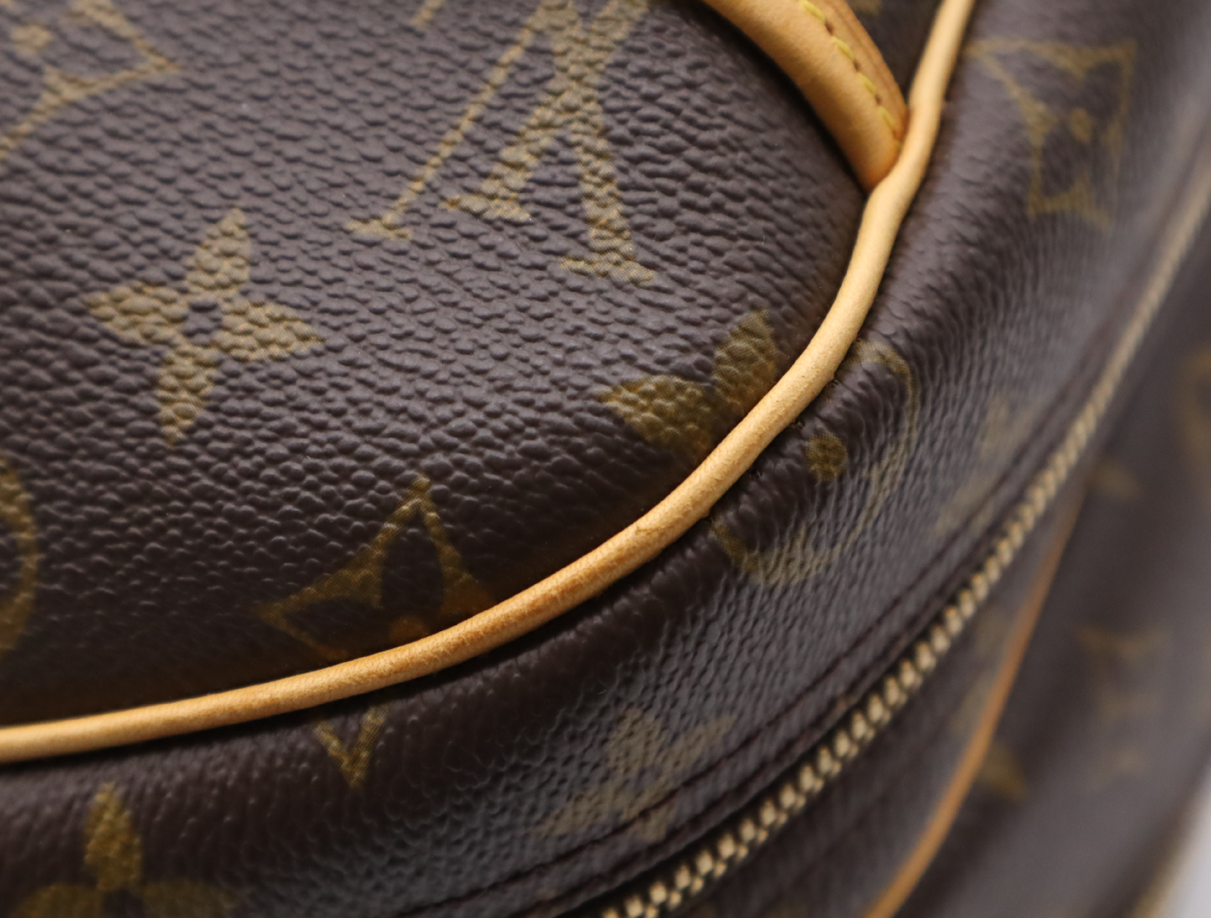 M41399 Monogram Alizé 24H Boston Bag — view 11