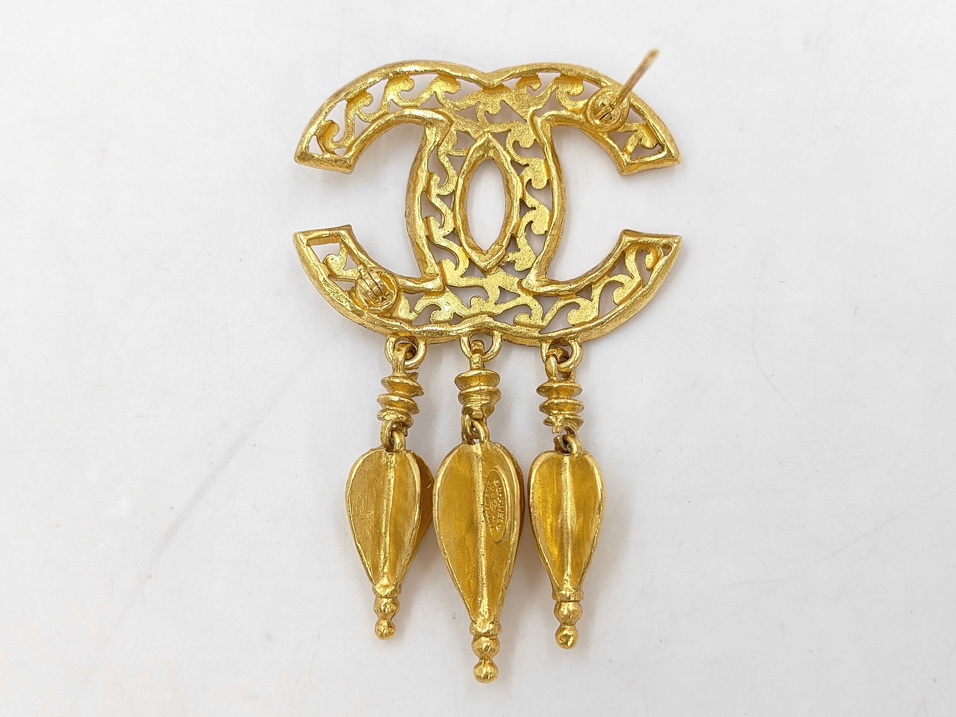 Coco Mark Swing Brooch, Gold 95A Brooch — view 3