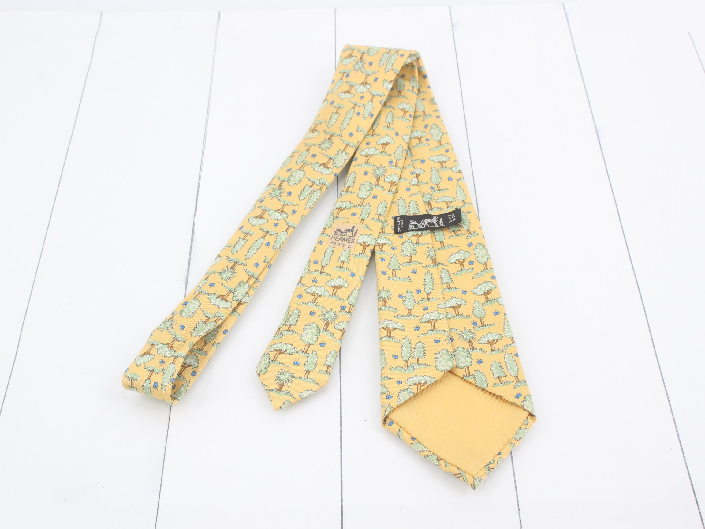tie — view 2