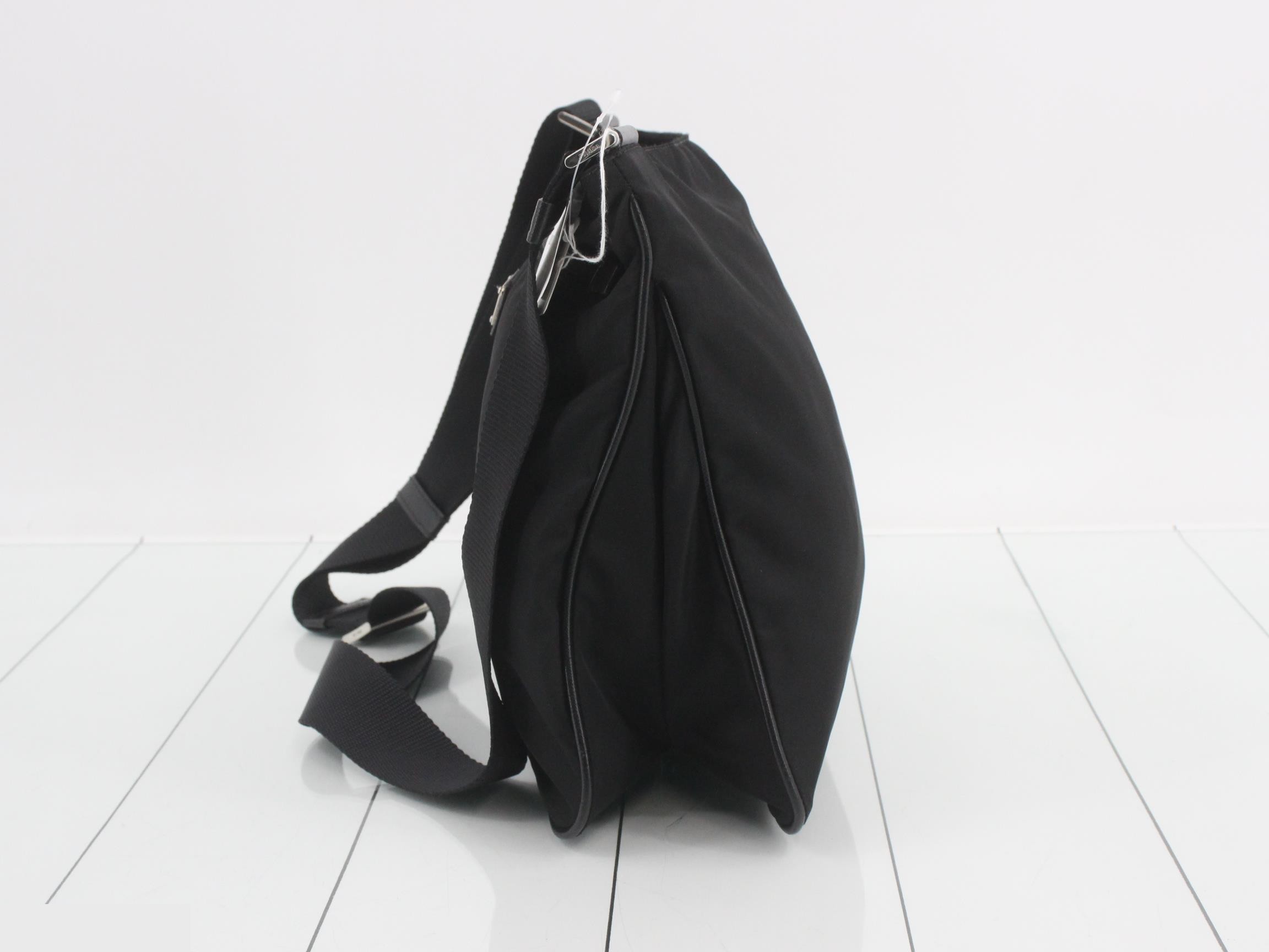 Logo Triangle Plate Shoulder Bag — view 3