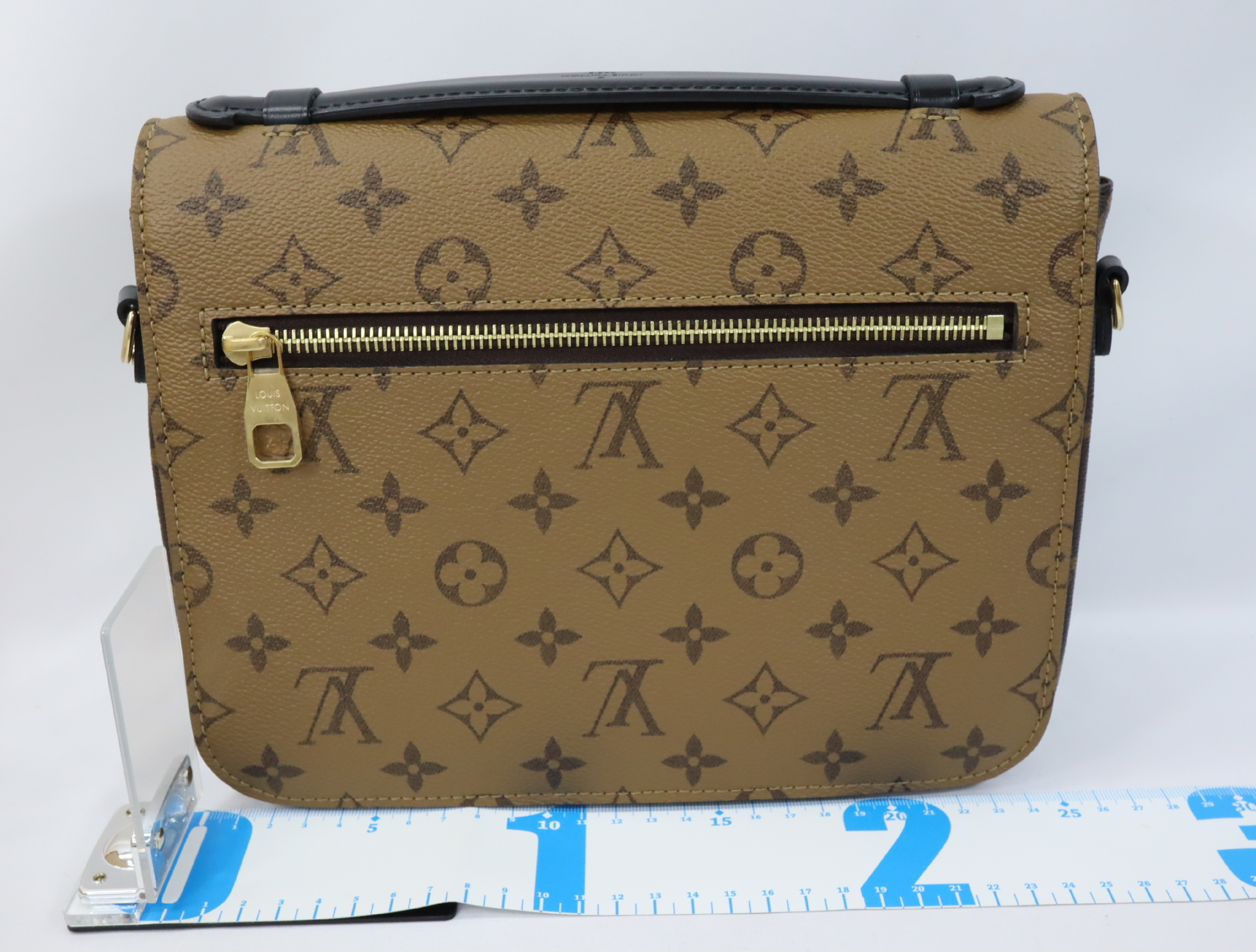 Monogram Reverse Pochette Metis MM M44876 Shoulder Bag (RFID detected) — view 2
