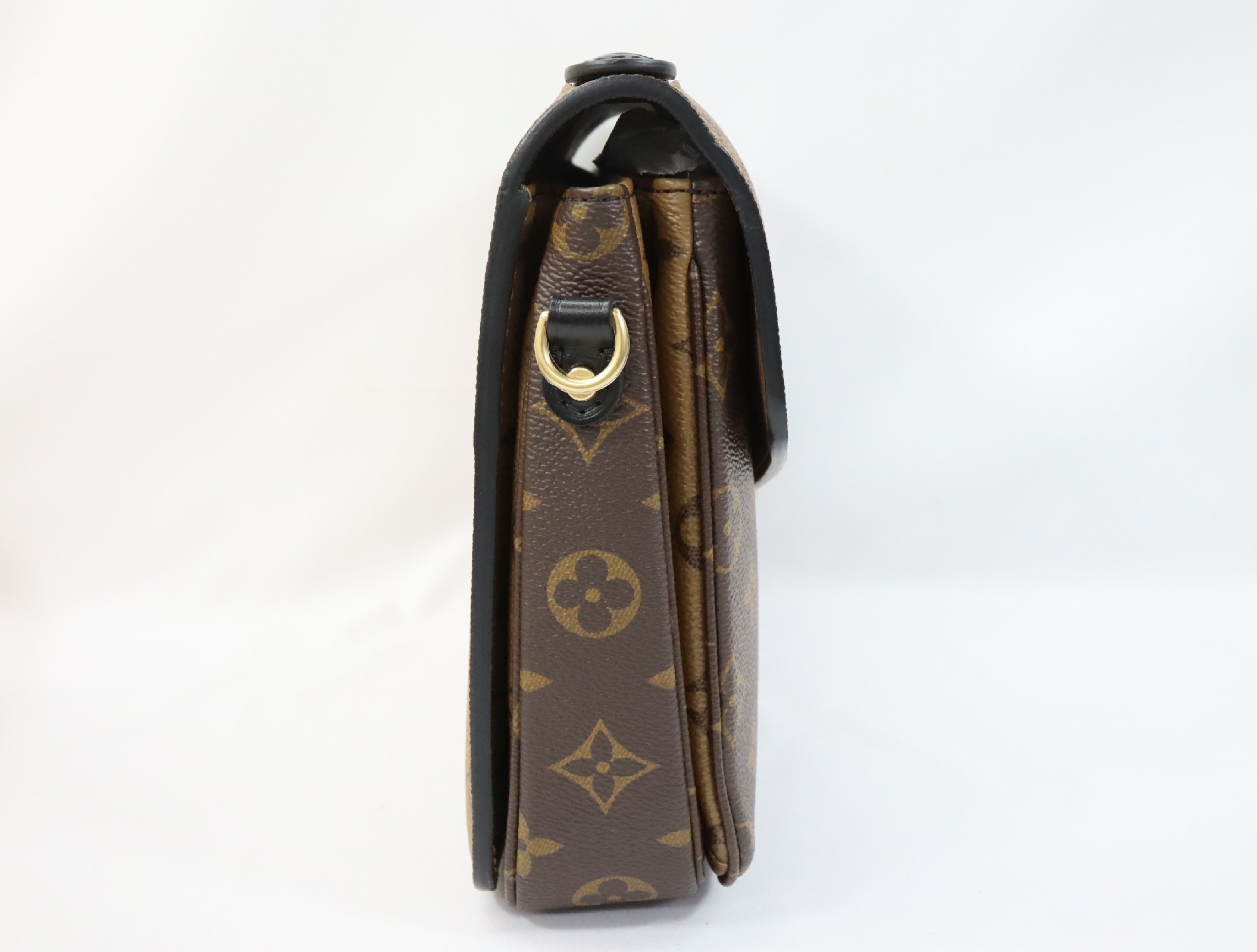 Monogram Reverse Pochette Metis MM M44876 Shoulder Bag (RFID detected) — view 3