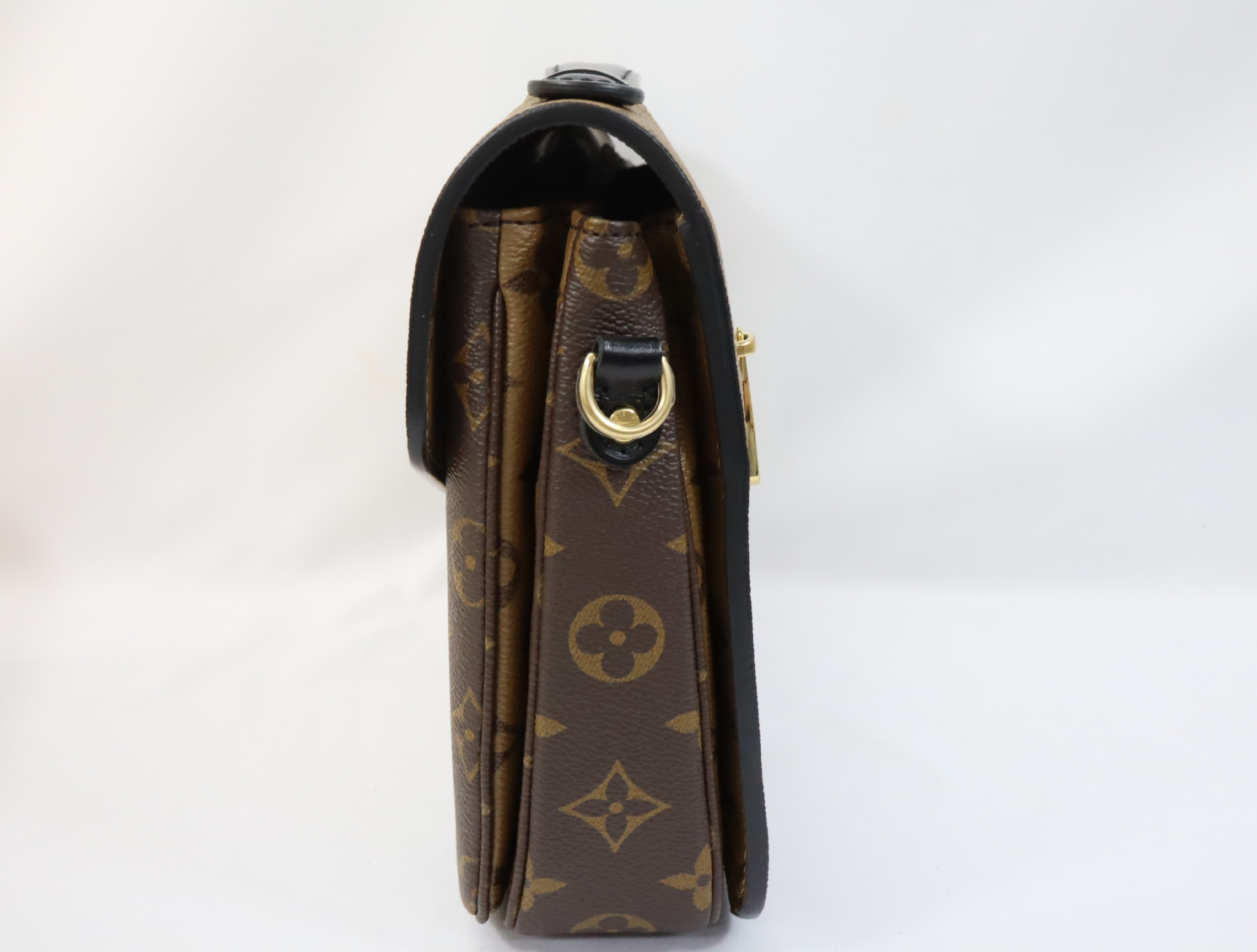 Monogram Reverse Pochette Metis MM M44876 Shoulder Bag (RFID detected) — view 4