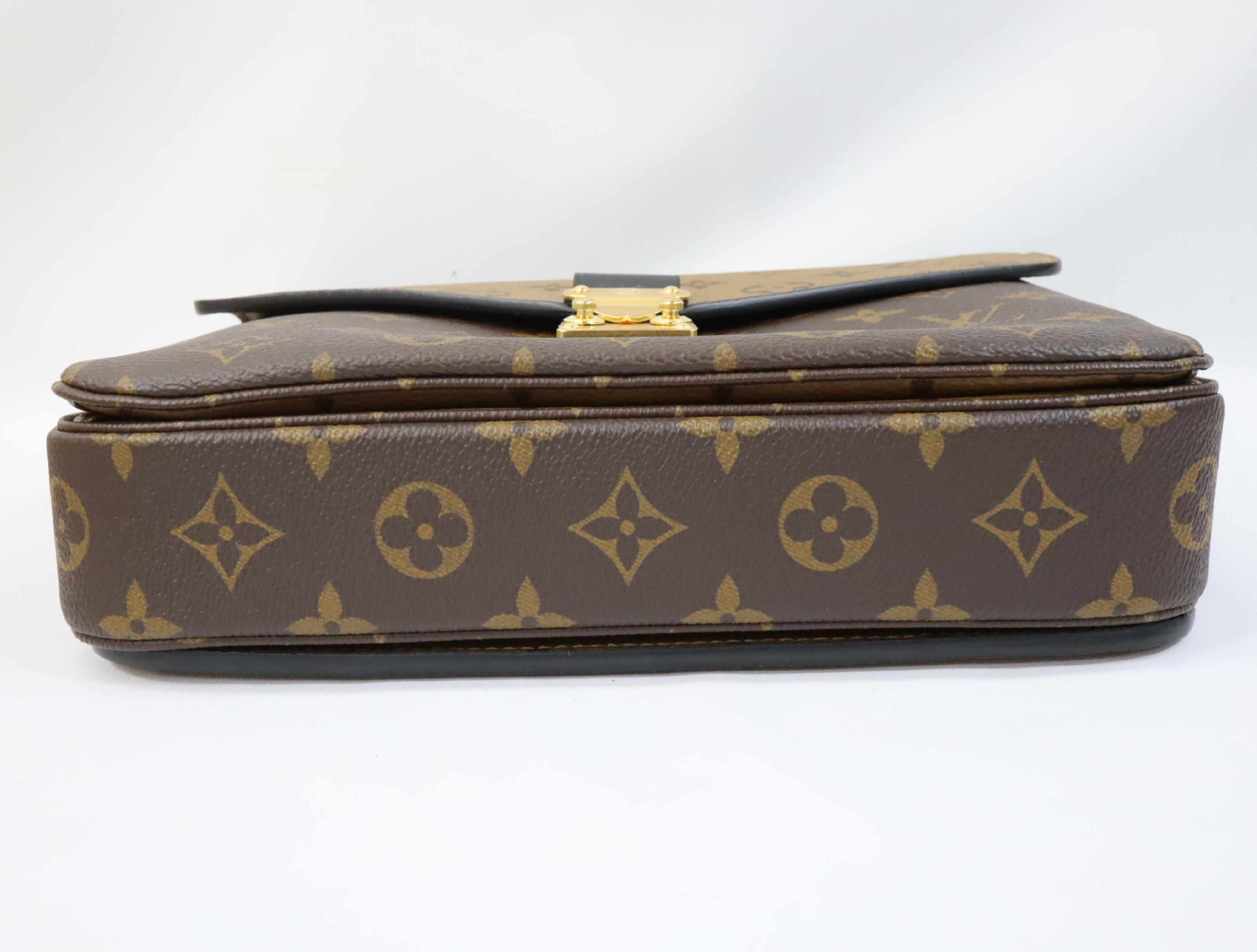 Monogram Reverse Pochette Metis MM M44876 Shoulder Bag (RFID detected) — view 5