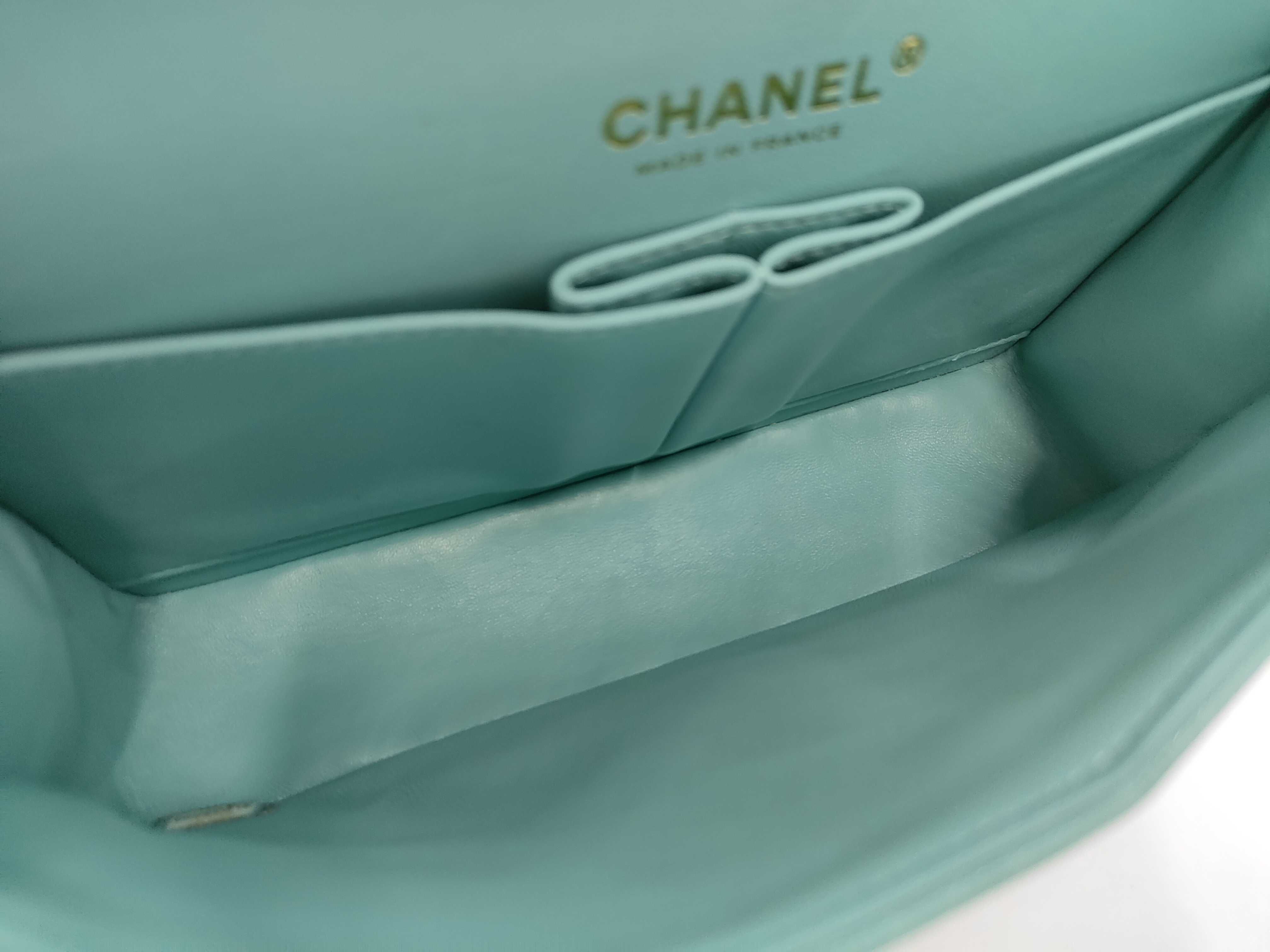 Matelassé 23 Double Flap Double Chain Caviar Shoulder Bag — view 9