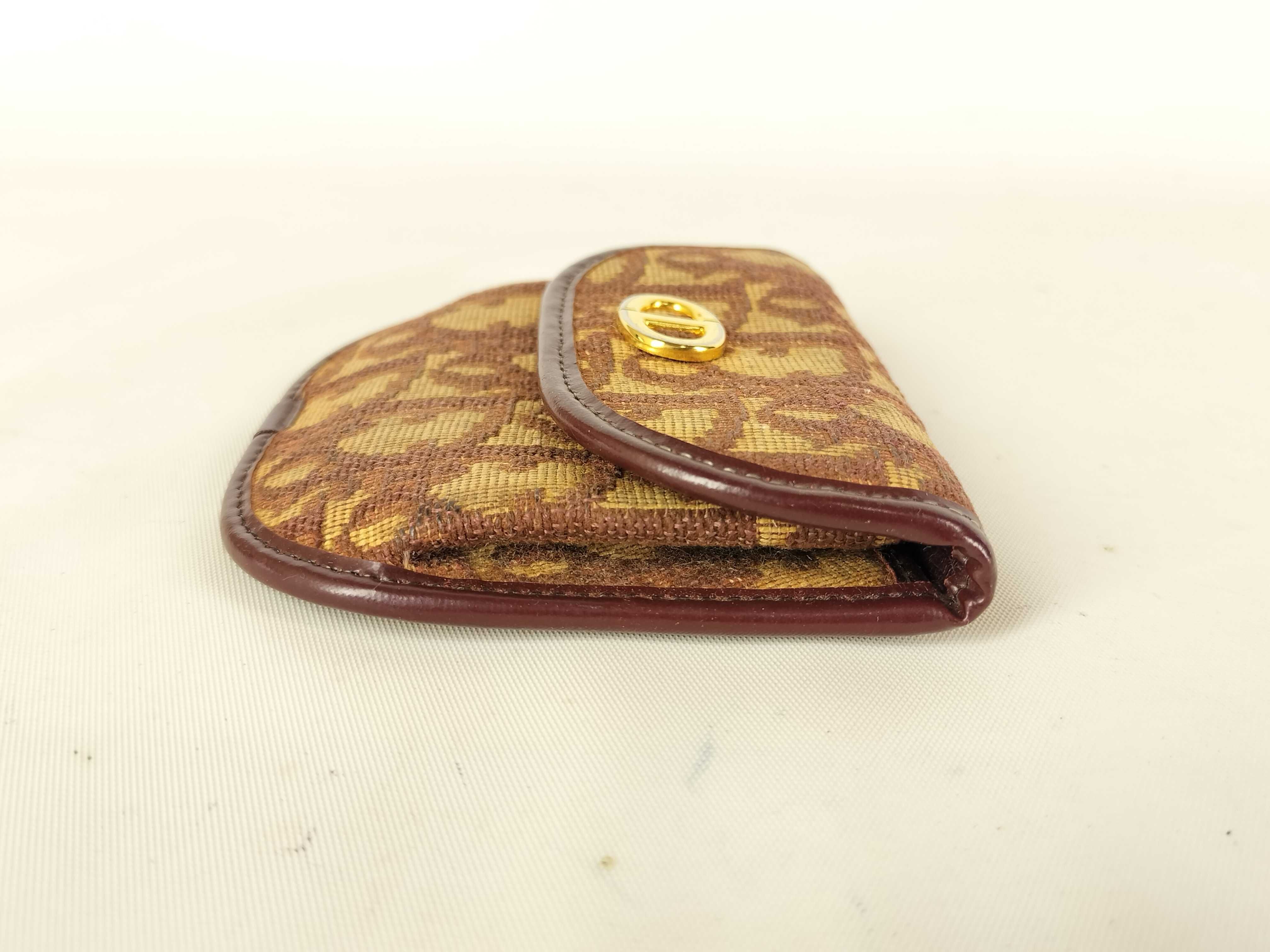 Trotter Coin Case — view 3