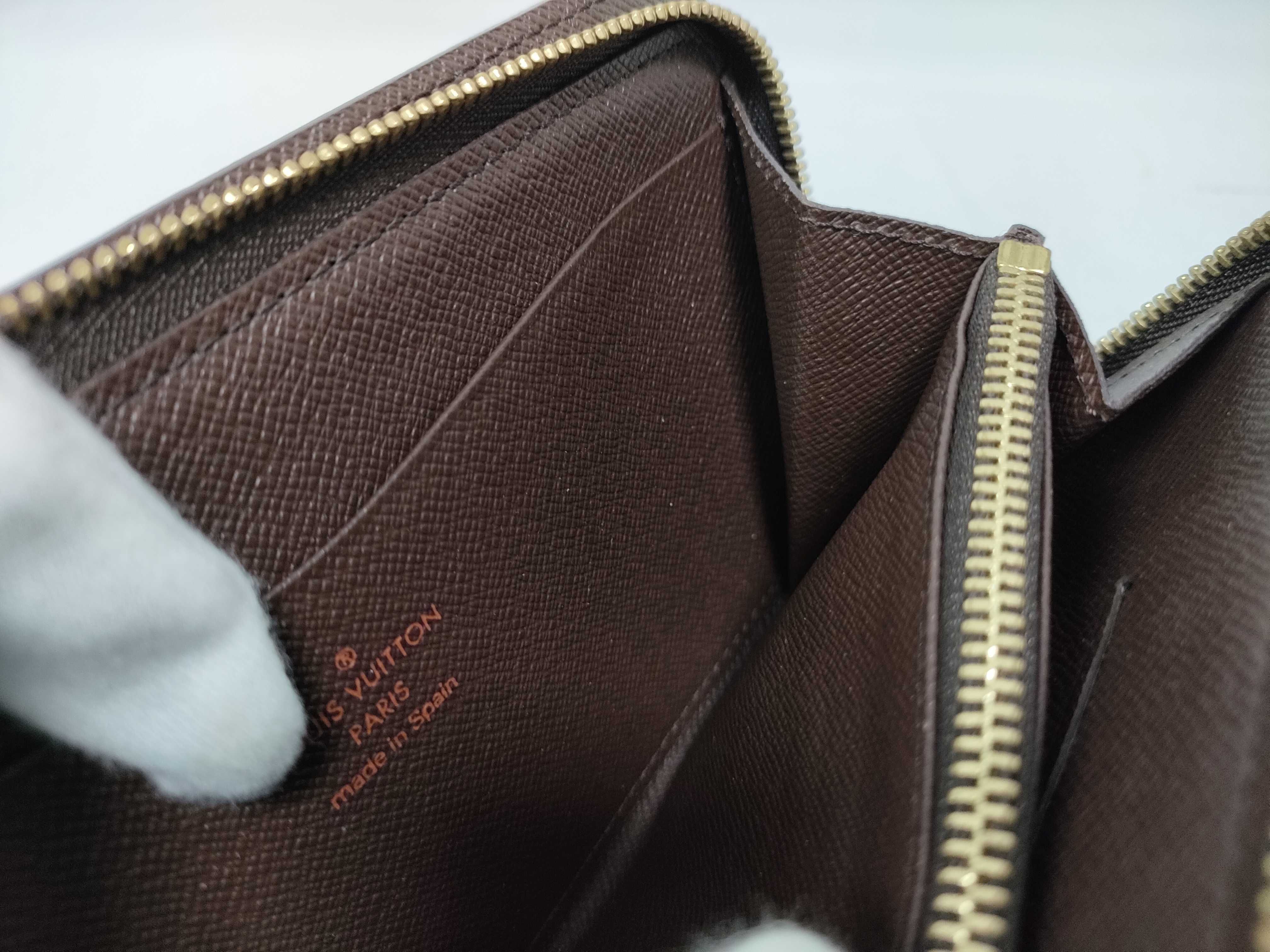 Damier Portemonnaie Zip Wallet — view 12