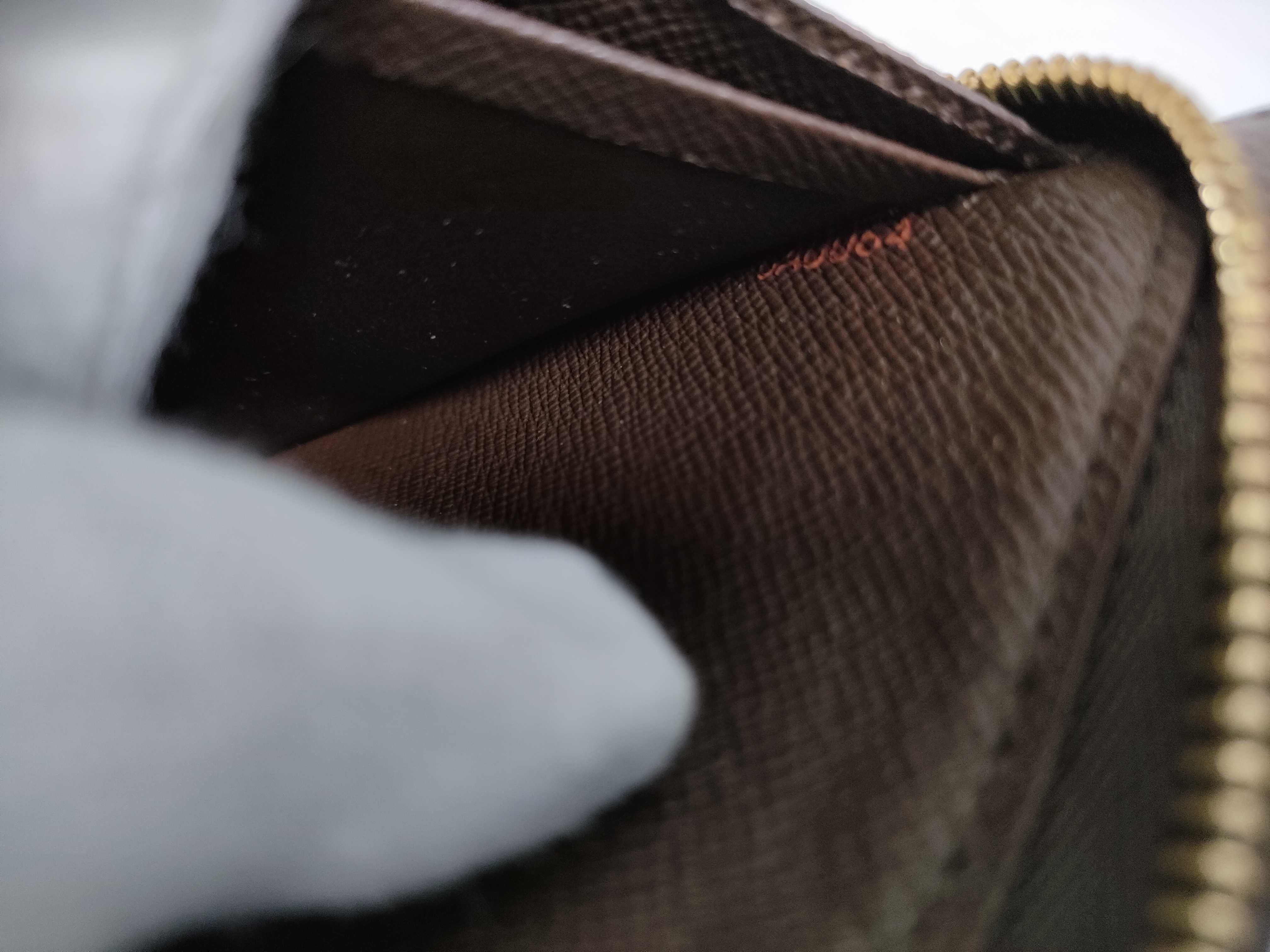Damier Portemonnaie Zip Wallet — view 13
