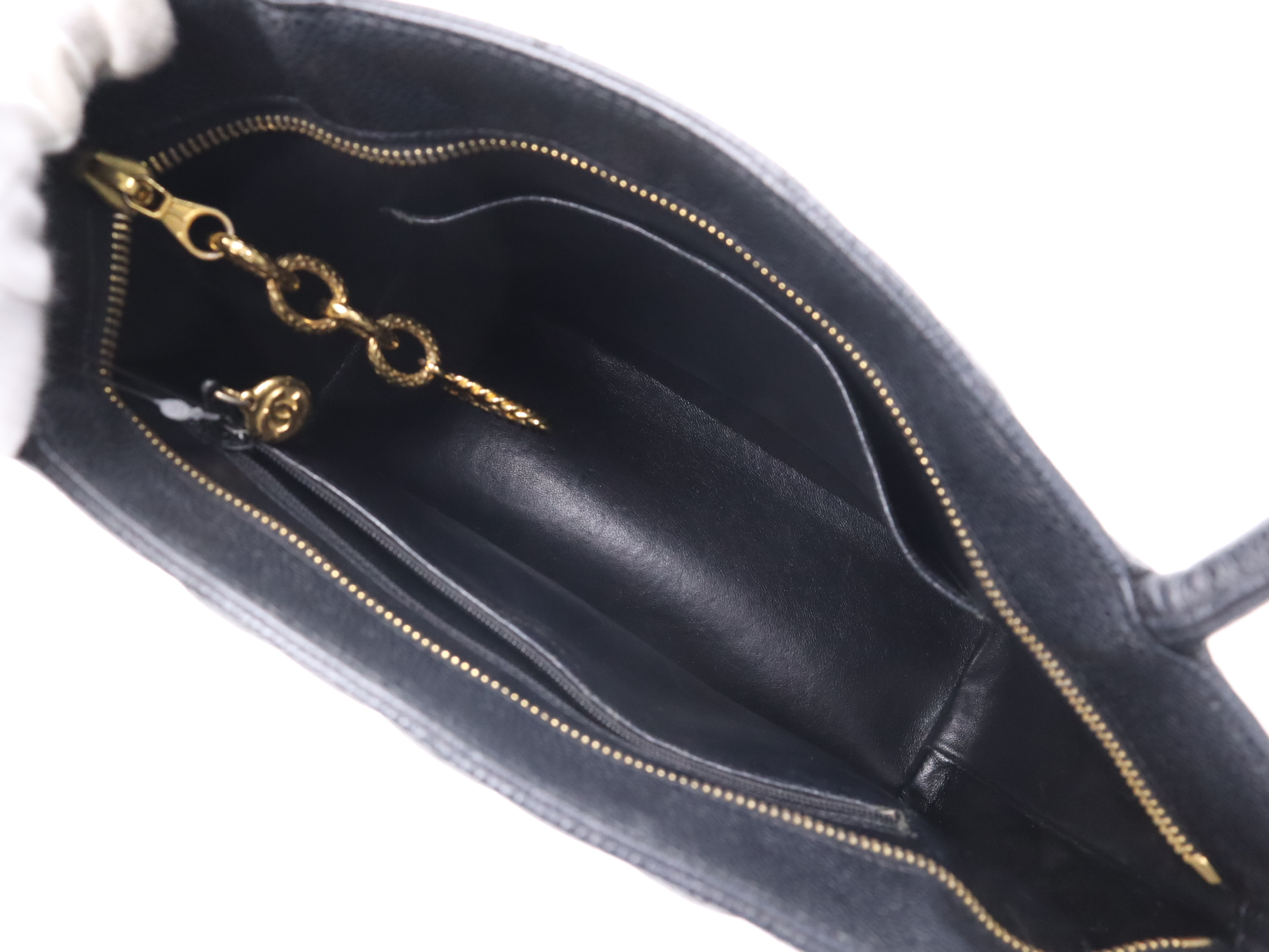 Caviar Skin Matelassé Reissue Black Seal 7544186 Tote Bag — view 11
