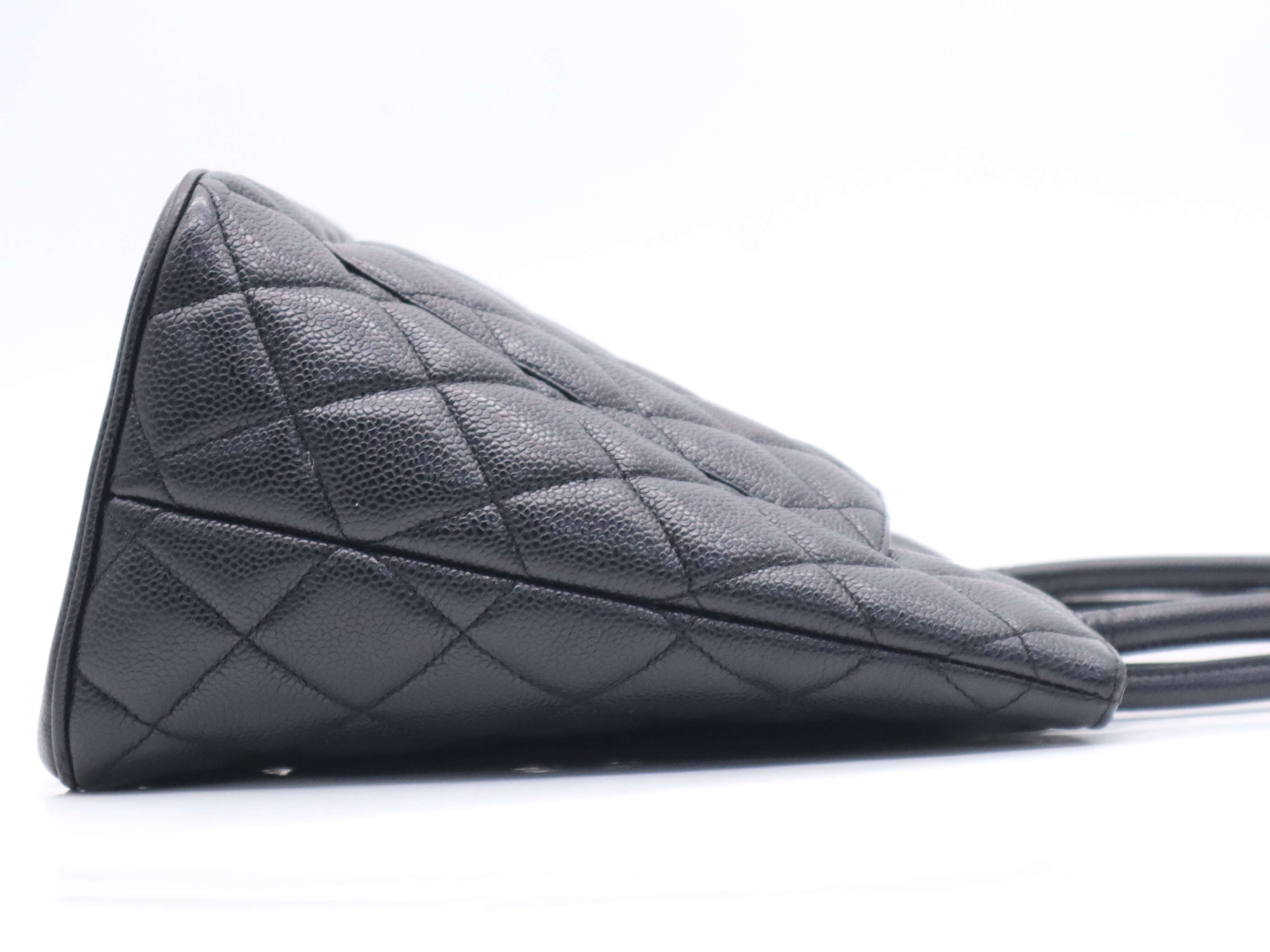 Caviar Skin Matelassé Reissue Black Seal 7544186 Tote Bag — view 5
