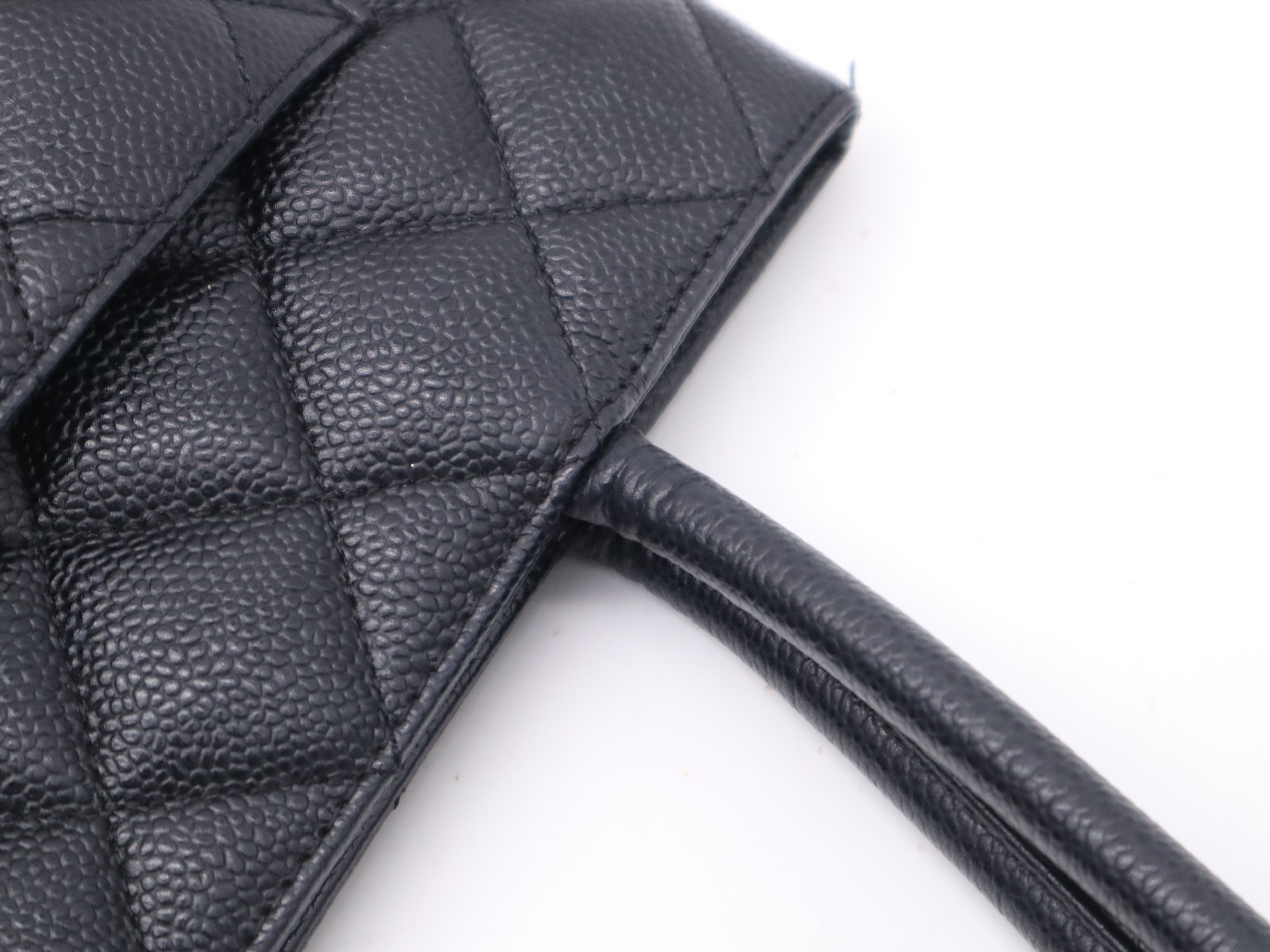 Caviar Skin Matelassé Reissue Black Seal 7544186 Tote Bag — view 8