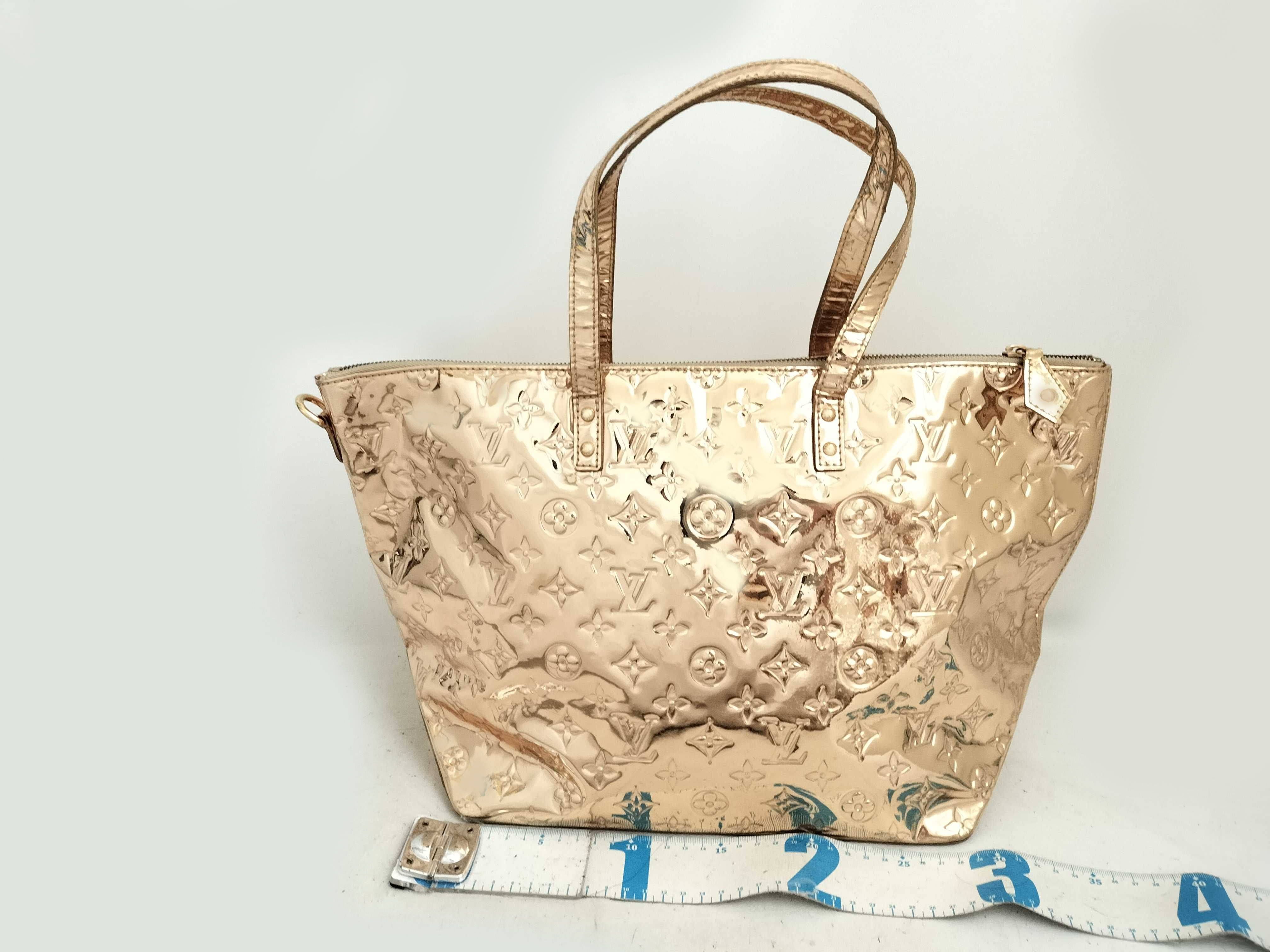 Gold Enamel Monogram Bellevue PM Tote Bag M95760 — view 2