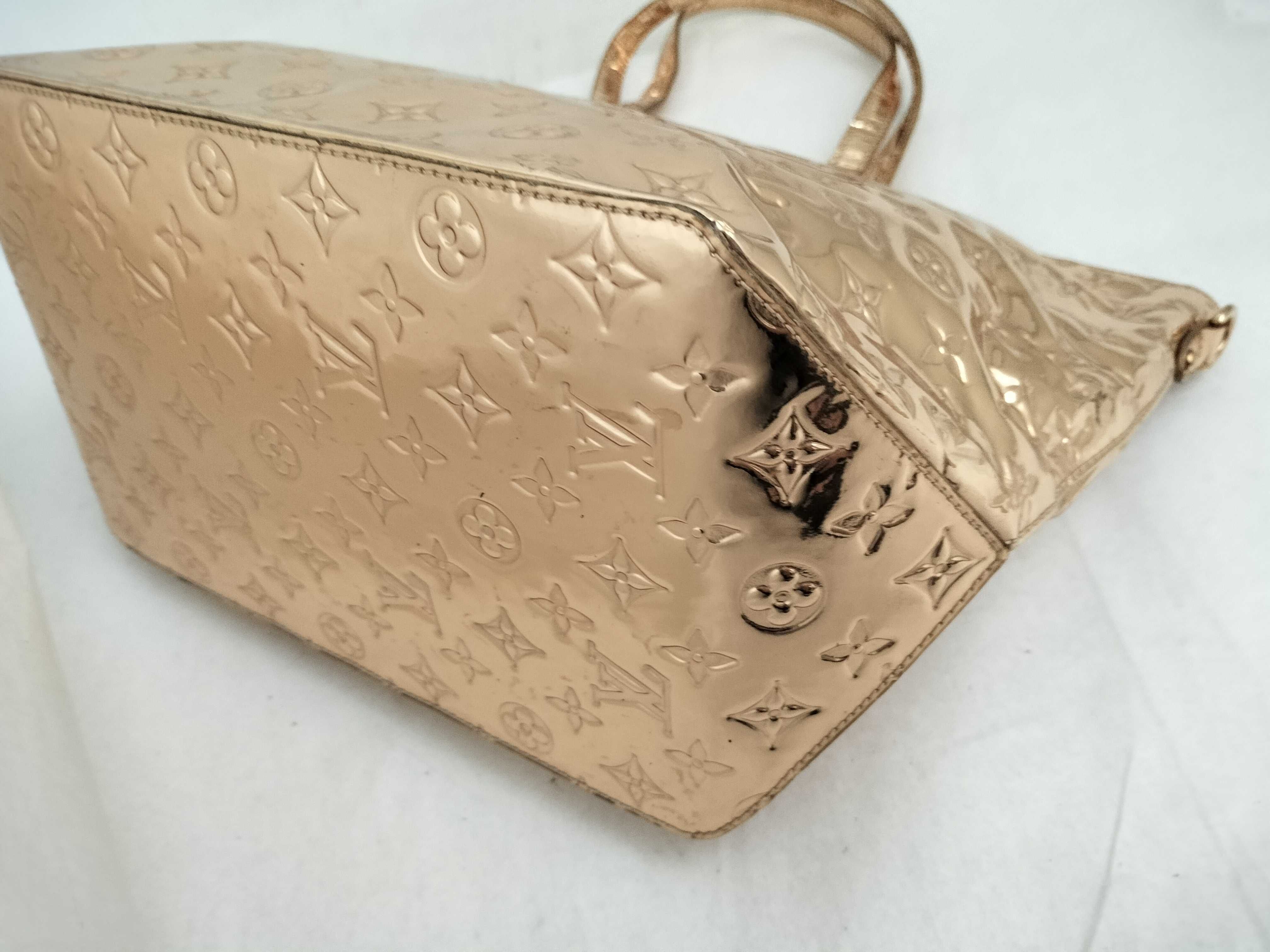 Gold Enamel Monogram Bellevue PM Tote Bag M95760 — view 7