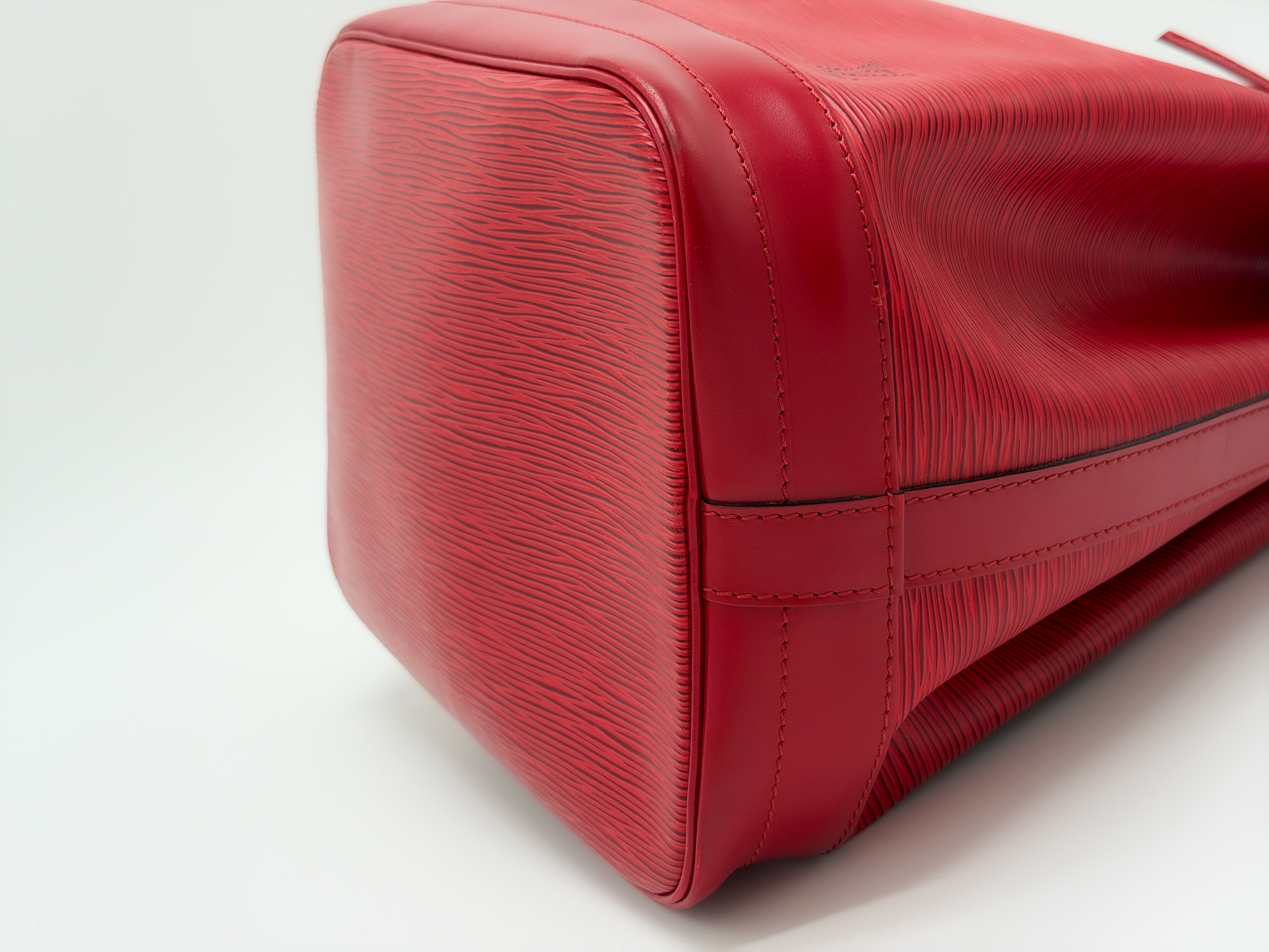 Epi M44007 Noé Castilian Red AR1904 Shoulder Bag — view 7