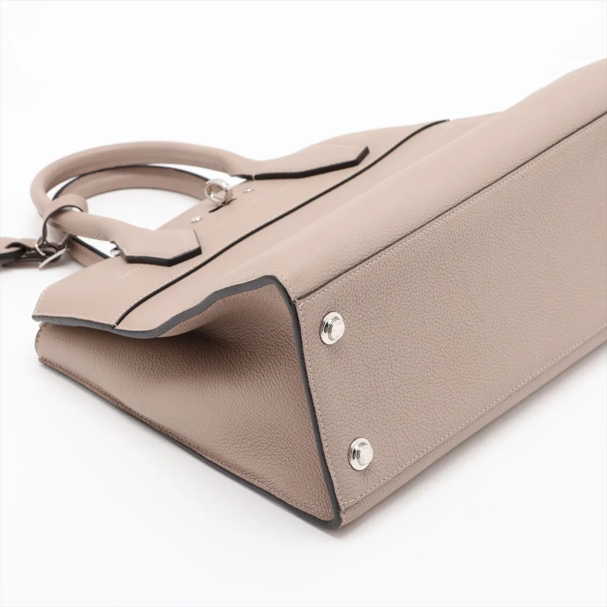 Cuir Taurillon City Steamer MM M53017 FO4156 Beige — view 4