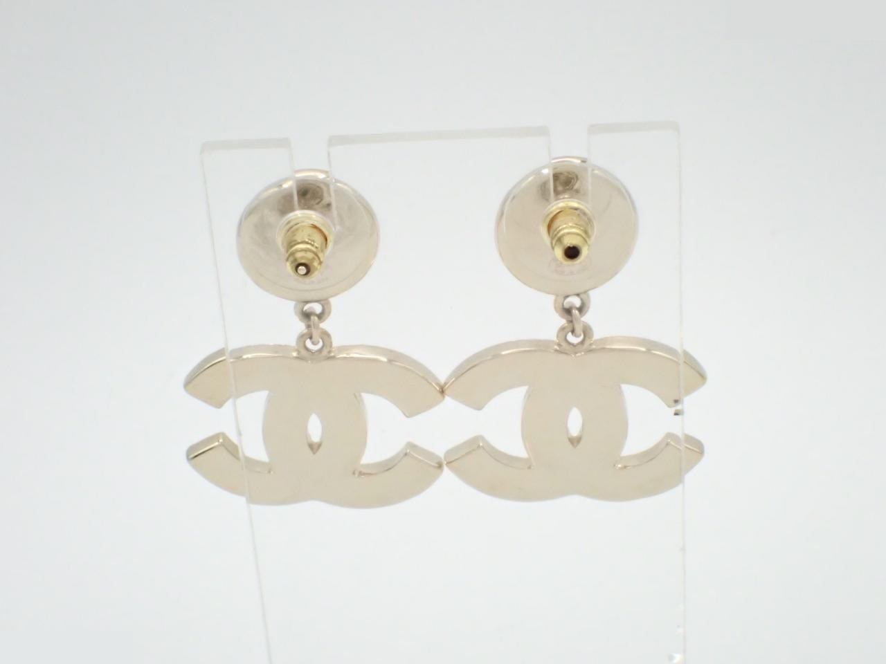 Coco Pearl-Style Earrings B25V — view 2