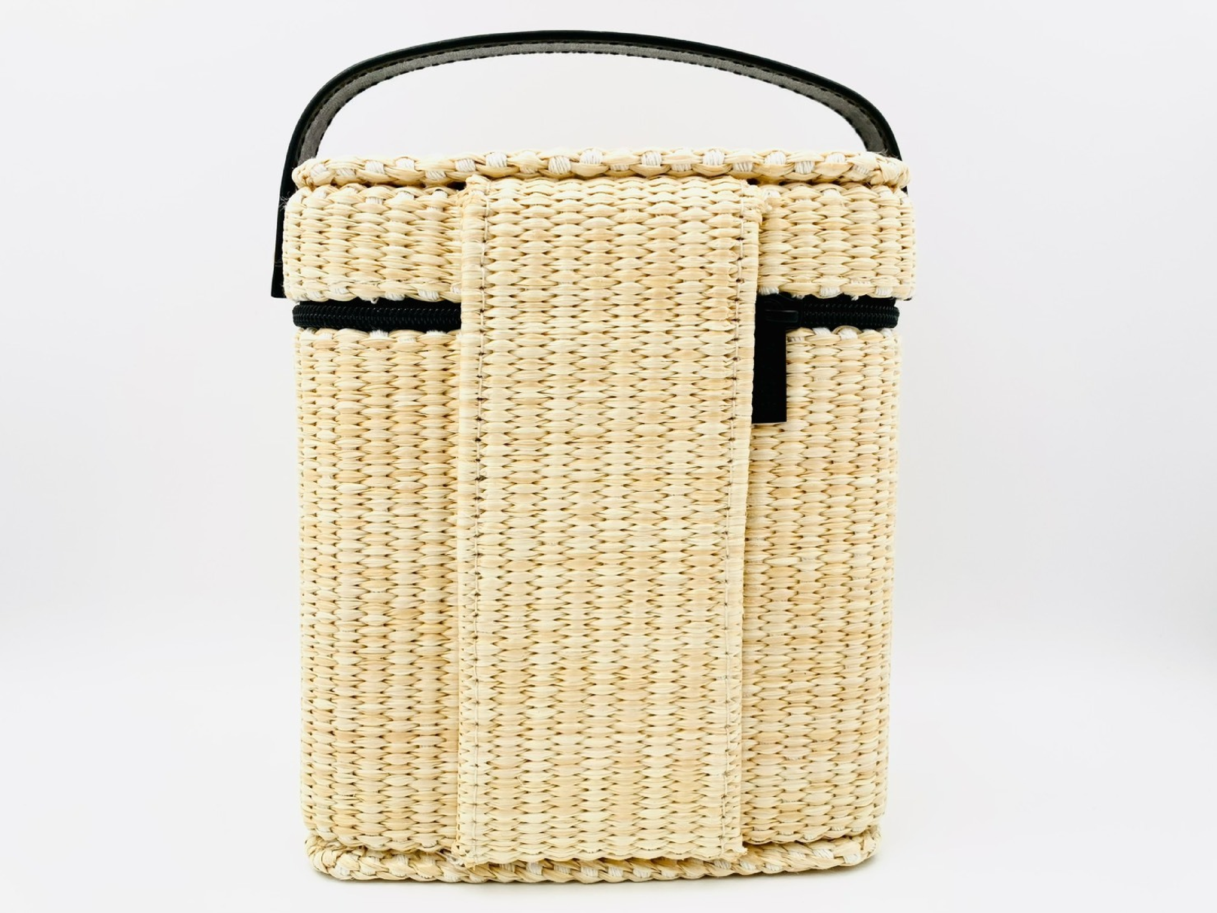 Les Beiges Panier des Essentiels Rattan Straw Basket Bag Mini Vanity Pouch Novelty Vanity Bag — view 2