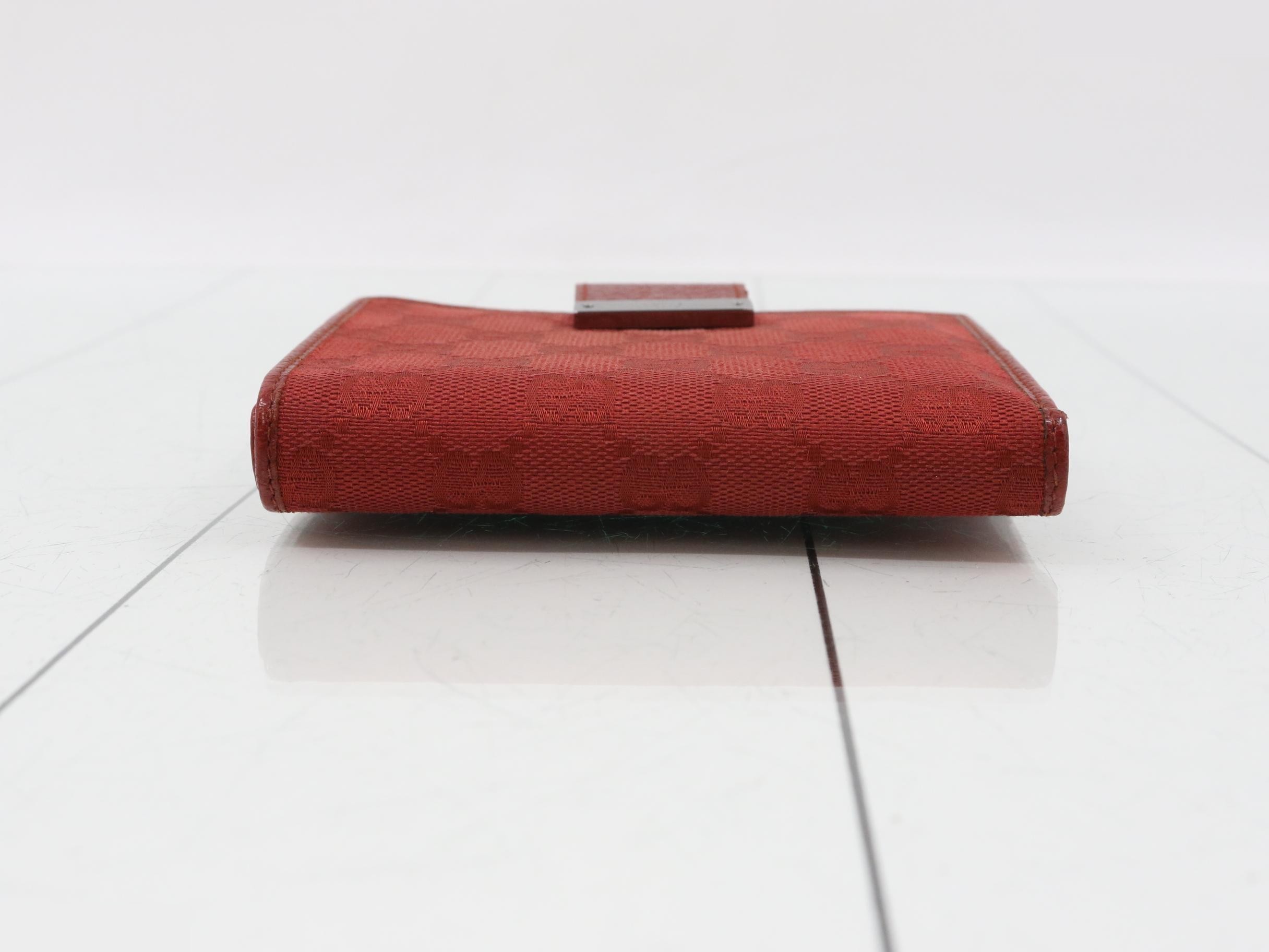 Double snap closure, red wallet, item number 115094 — view 3