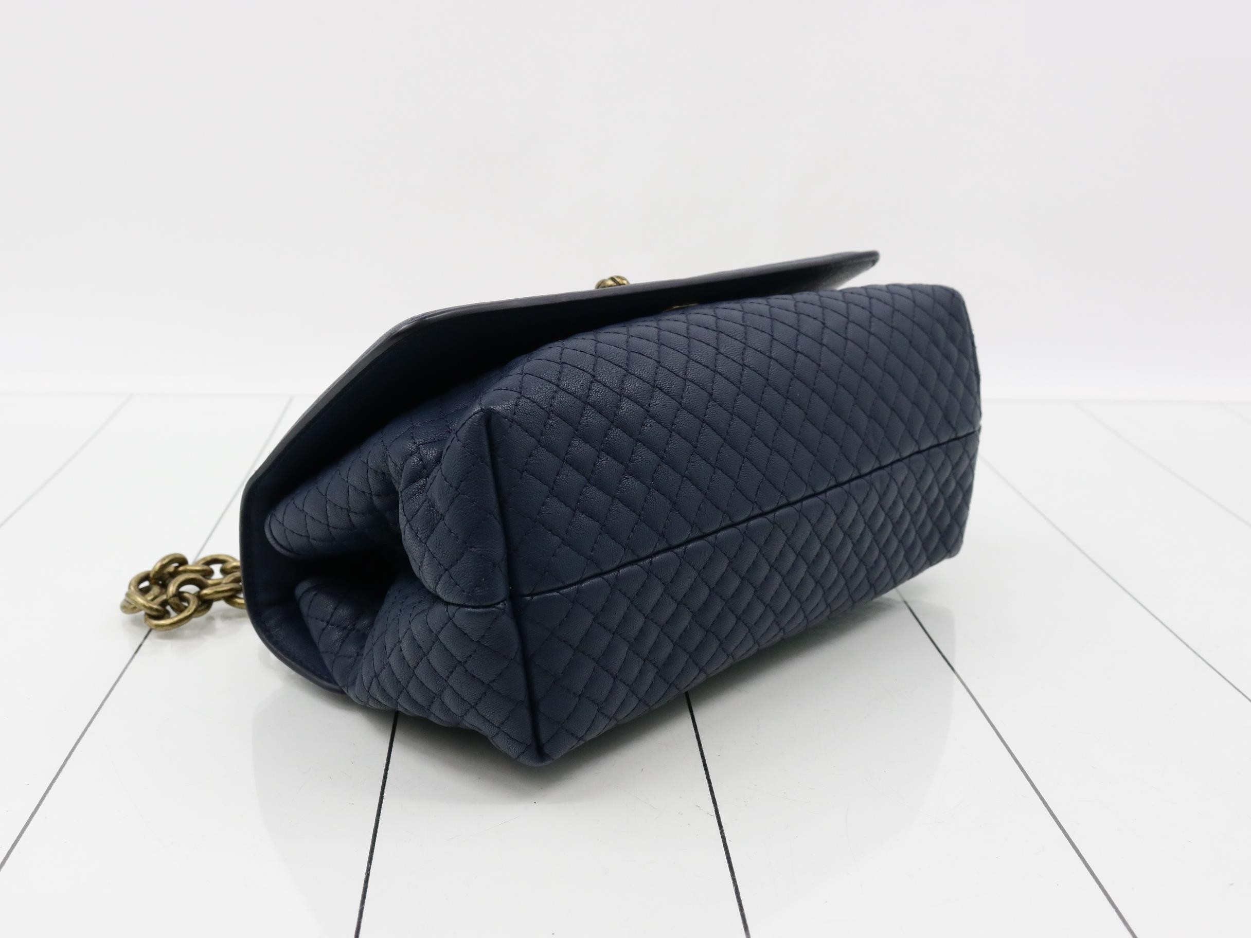 Chain shoulder bag, leather, navy — view 5