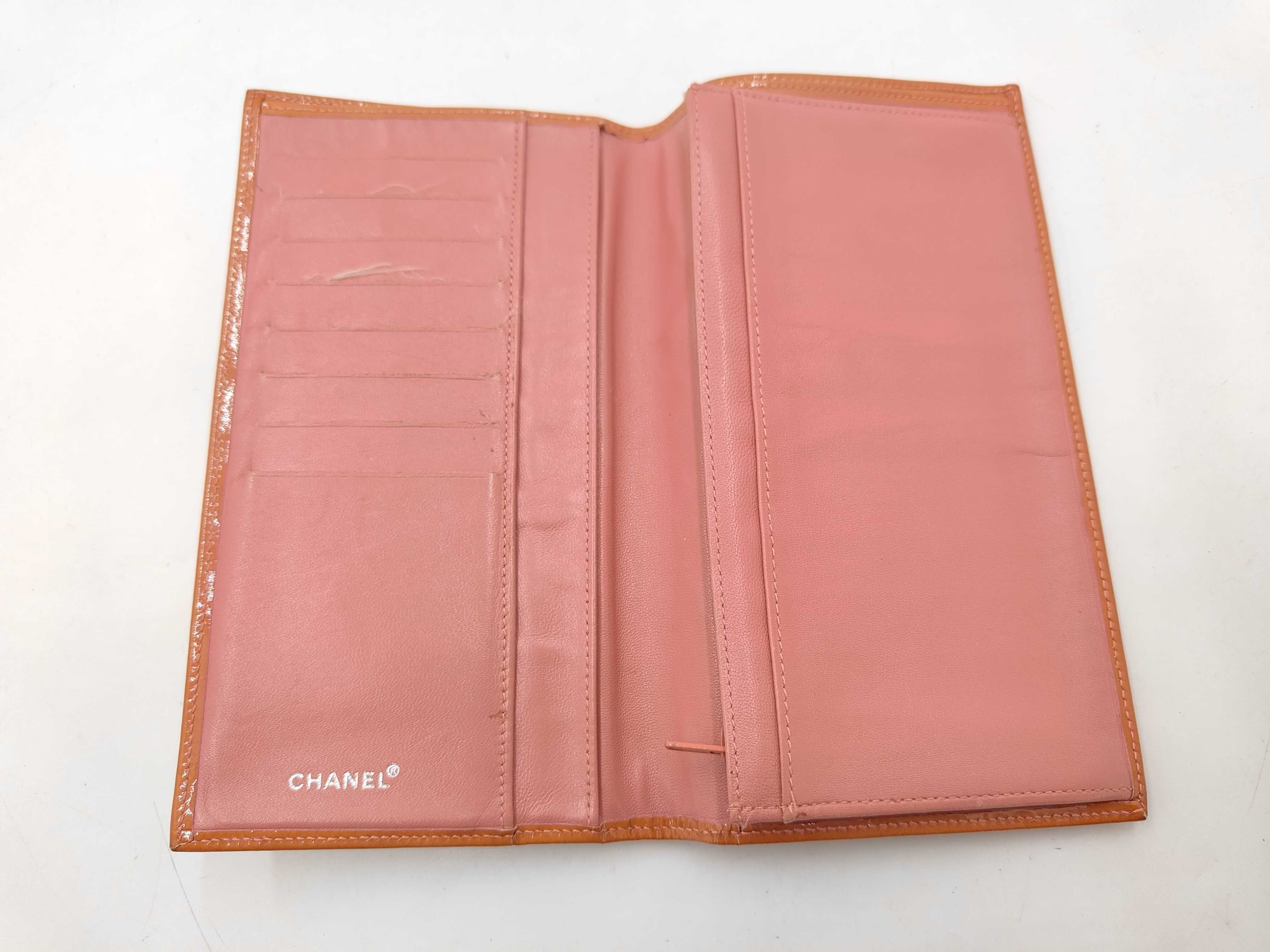 wallet, enamel, Coco mark, orange-toned wallet — view 4