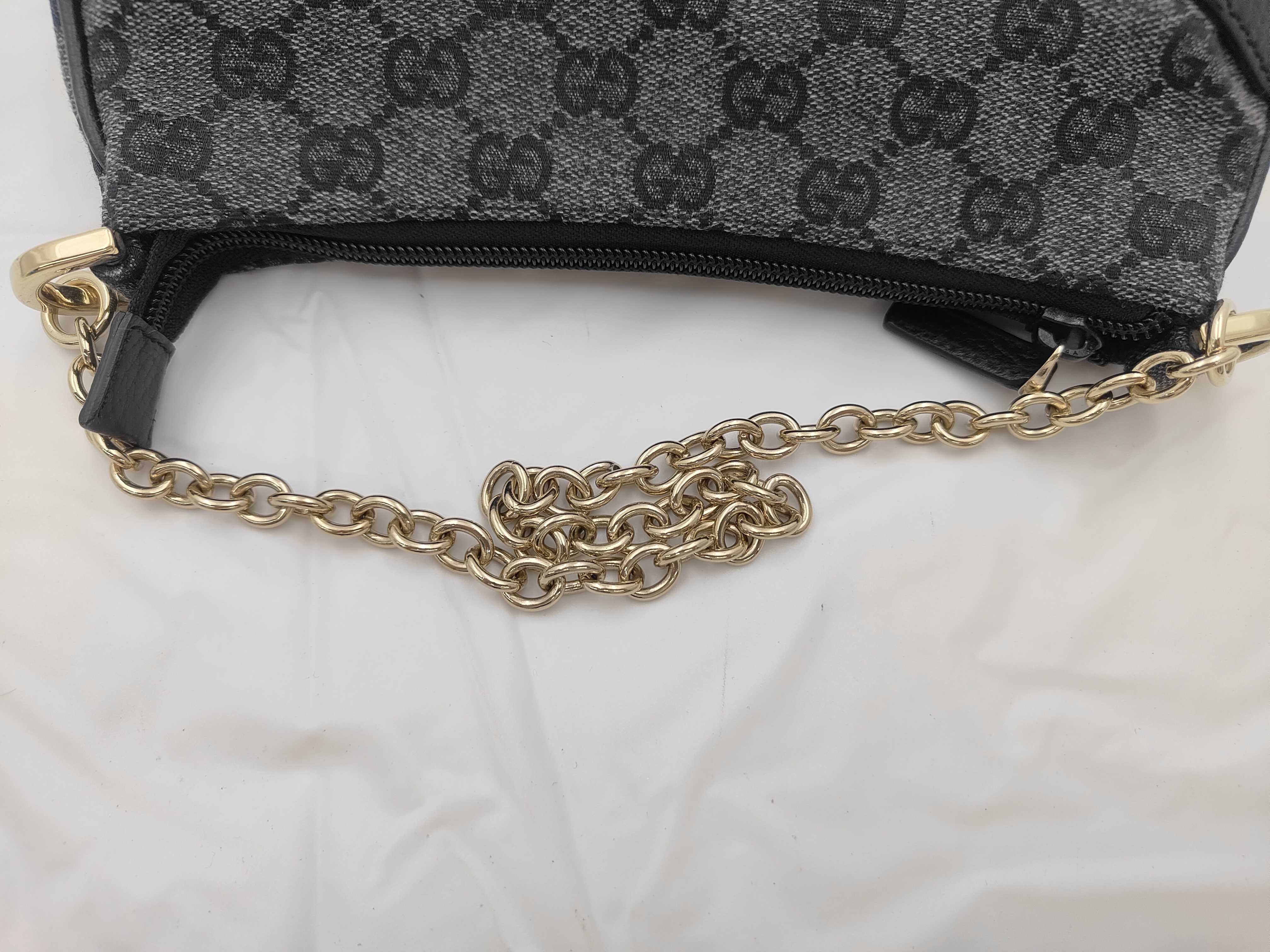GG Canvas Black Pouch — view 3