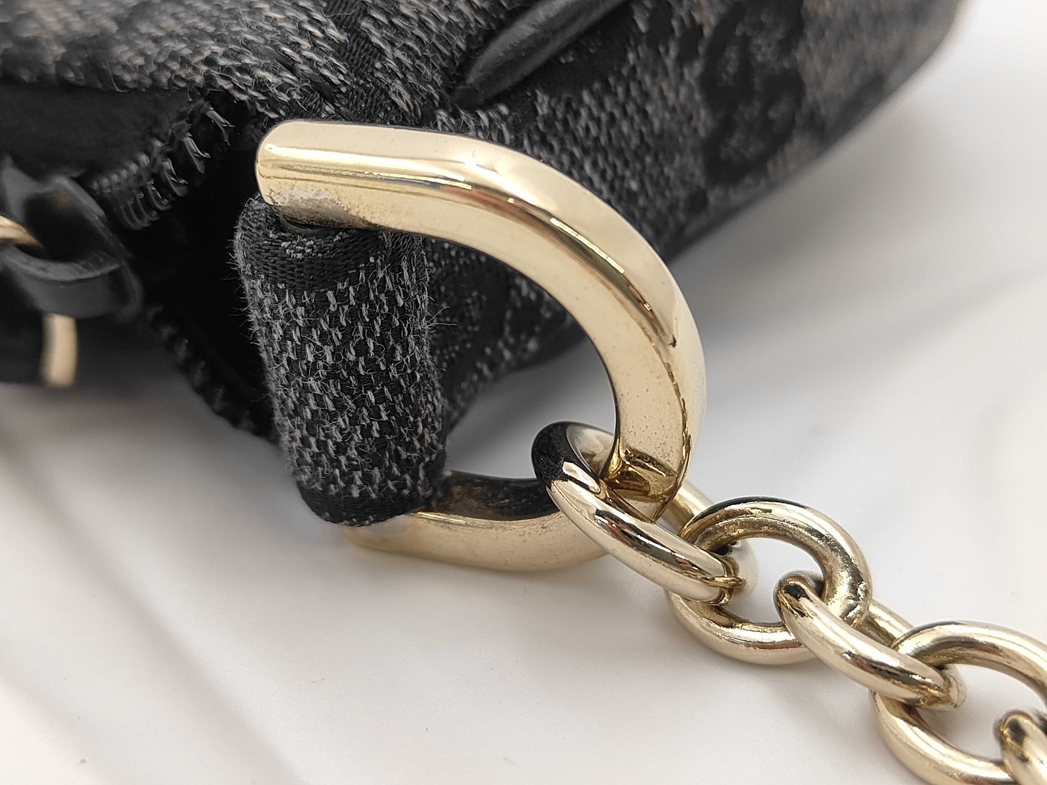 GG Canvas Black Pouch — view 5