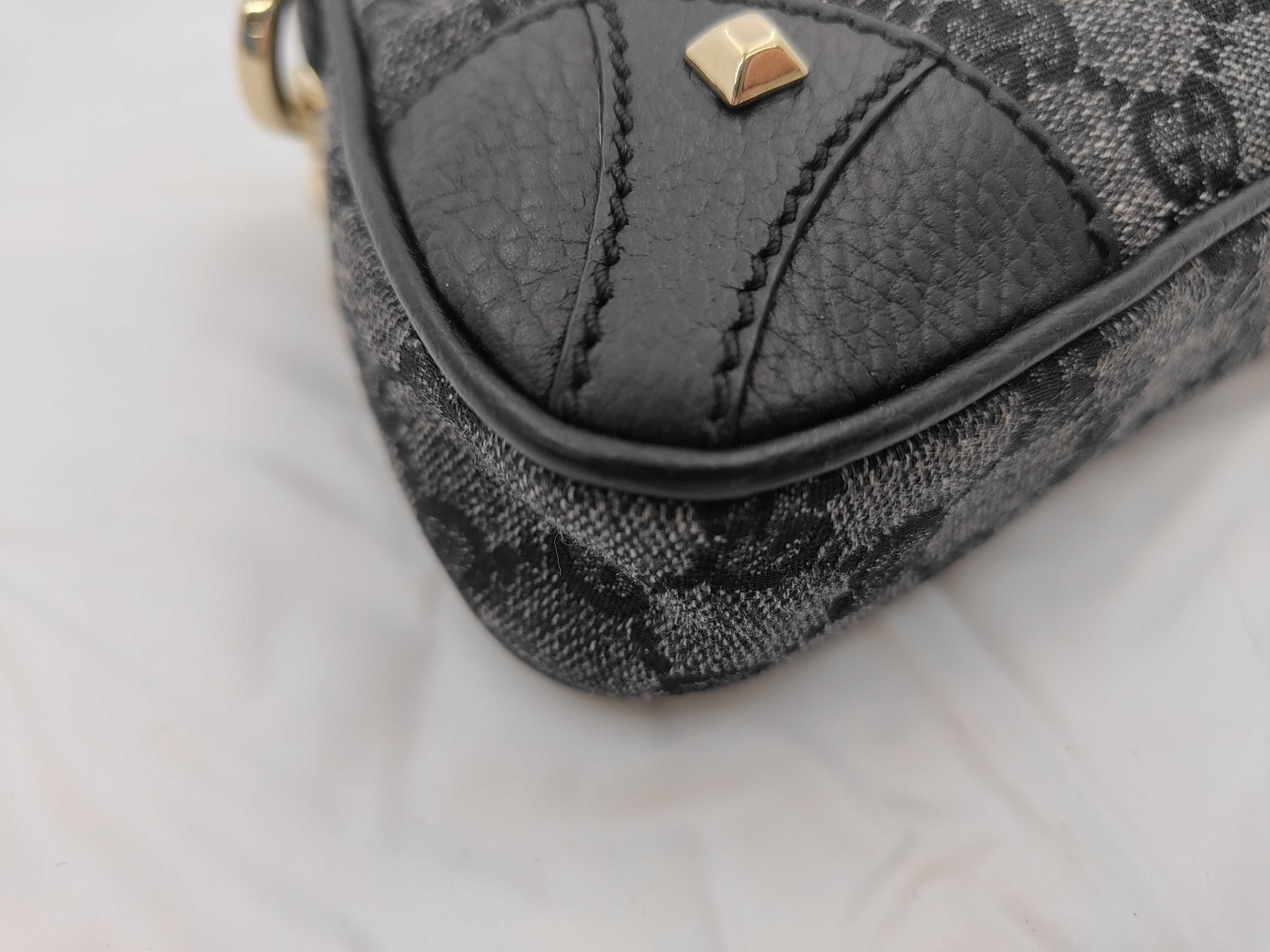 GG Canvas Black Pouch — view 6